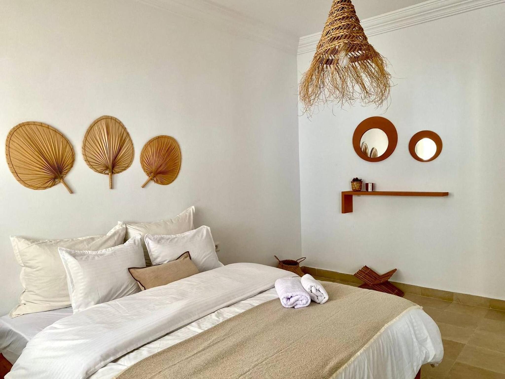 Charming Apartment with Panoramic Views in Historic Carthage
