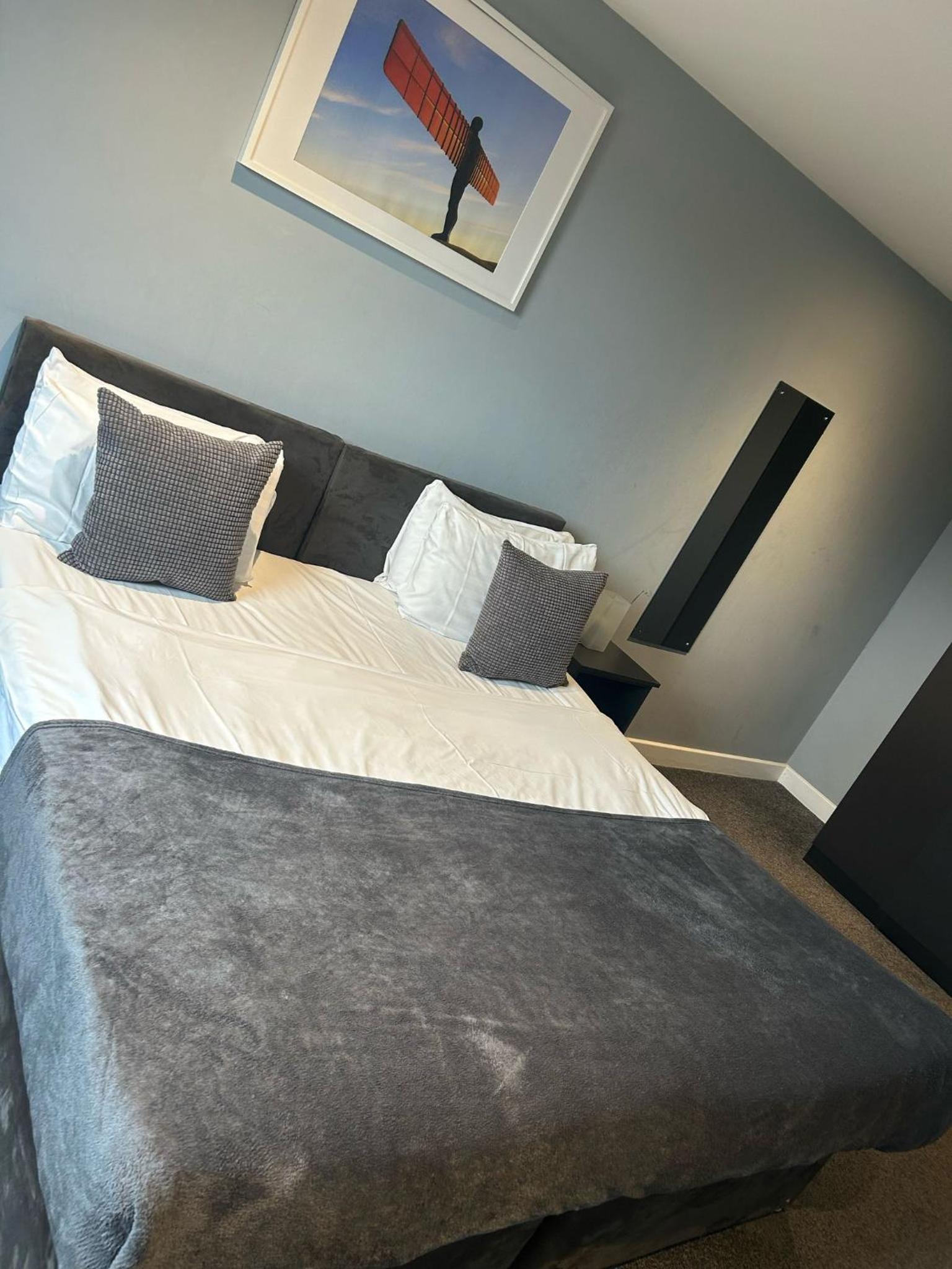 Central City Centre Quayside Apartments with Parking, Newcastle-Upon-Tyne