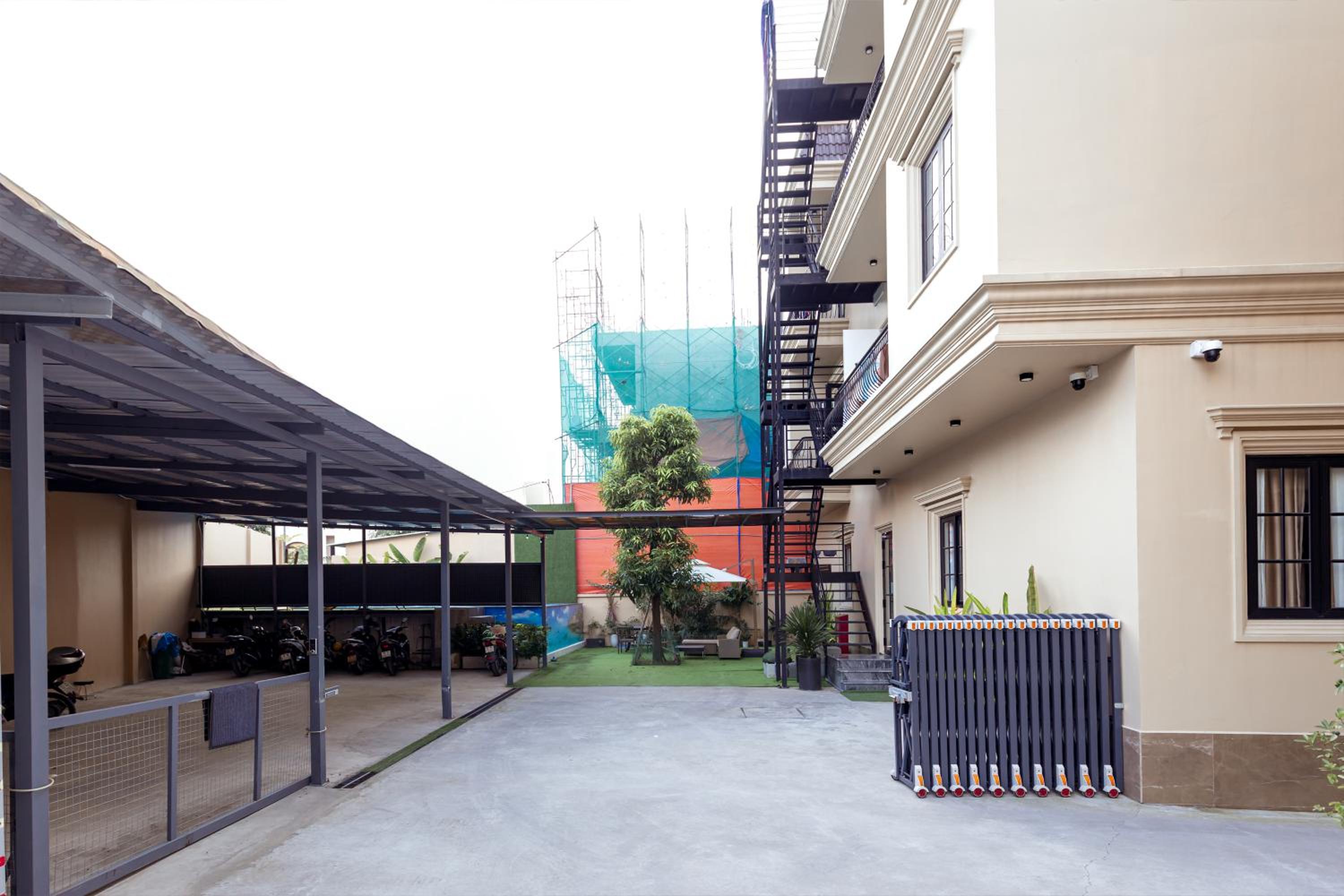 GO VILLA - ApartHotel Thao Dien