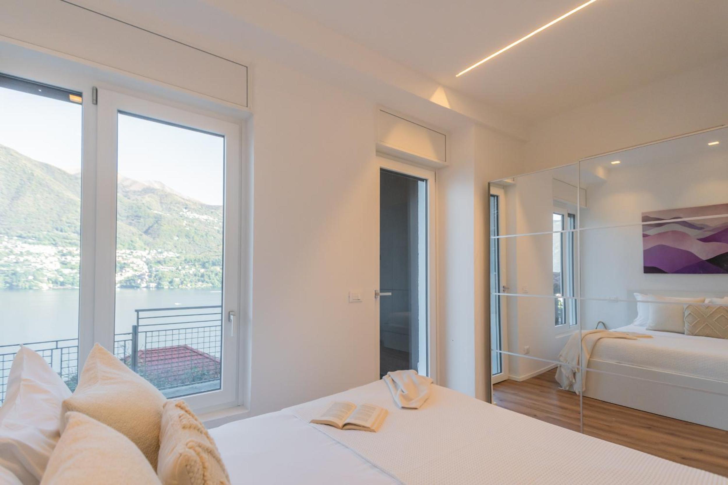 Villa Regina Retreat with Pool Lake View