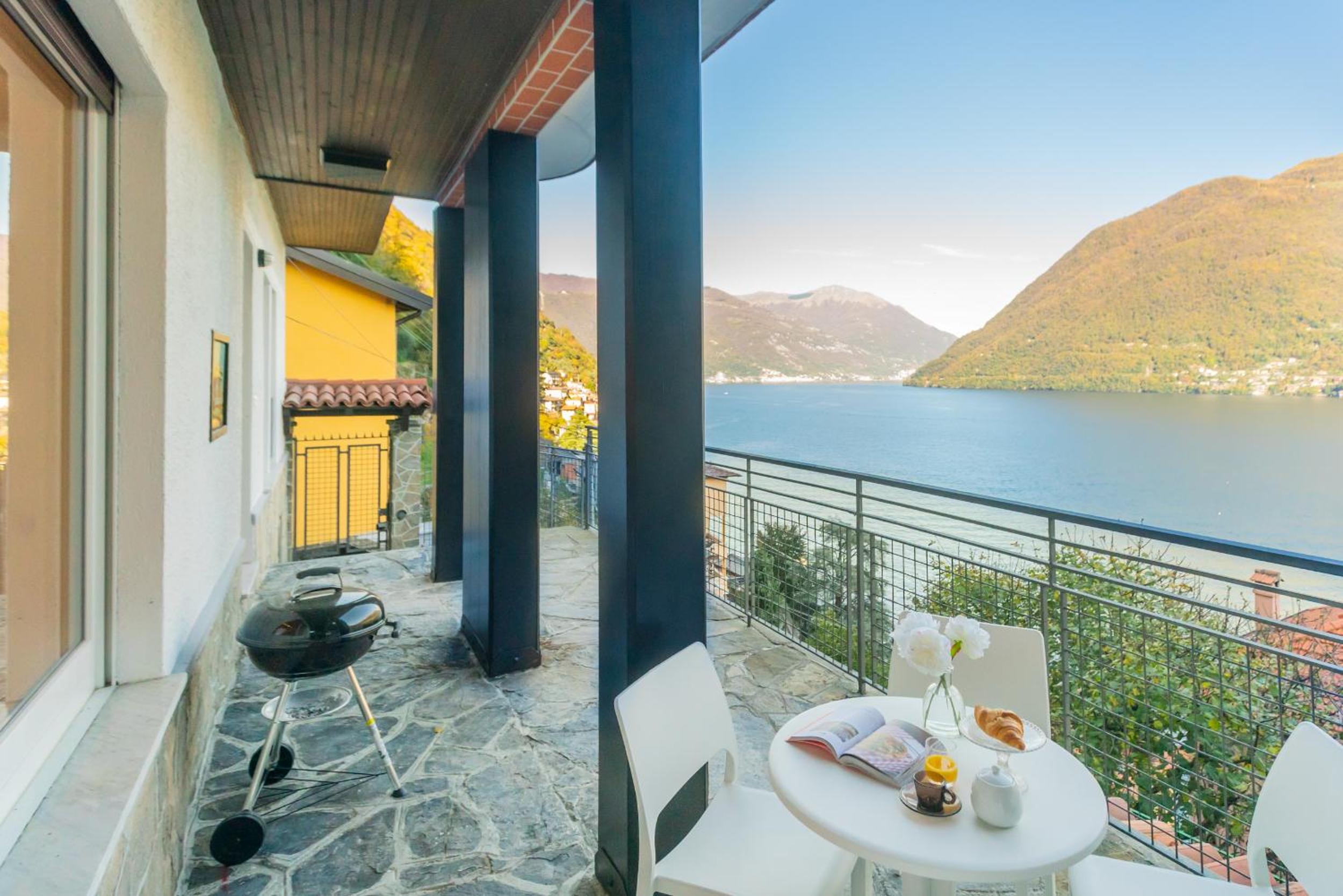 Villa Regina Retreat with Pool Lake View