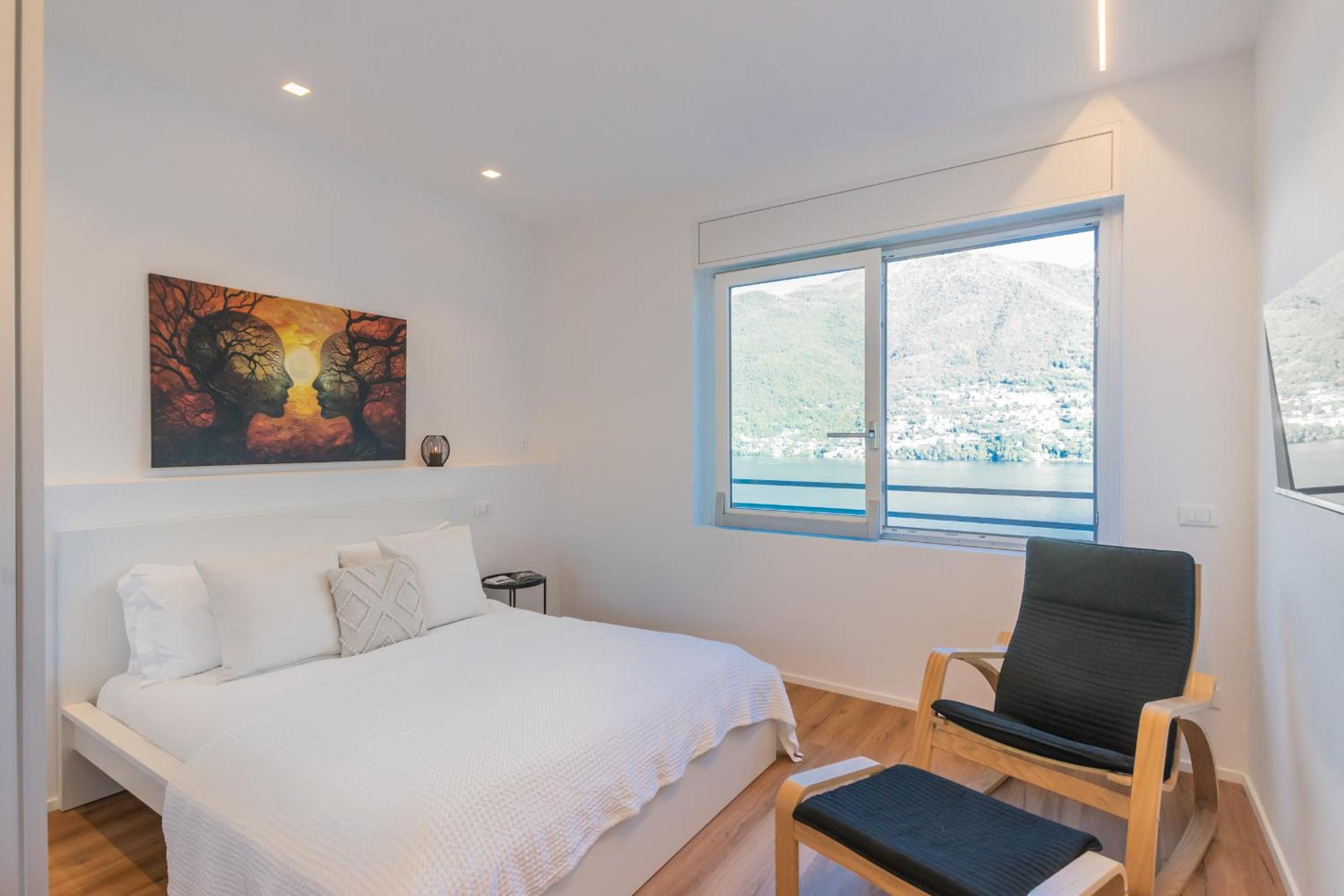 Villa Regina Retreat with Pool Lake View