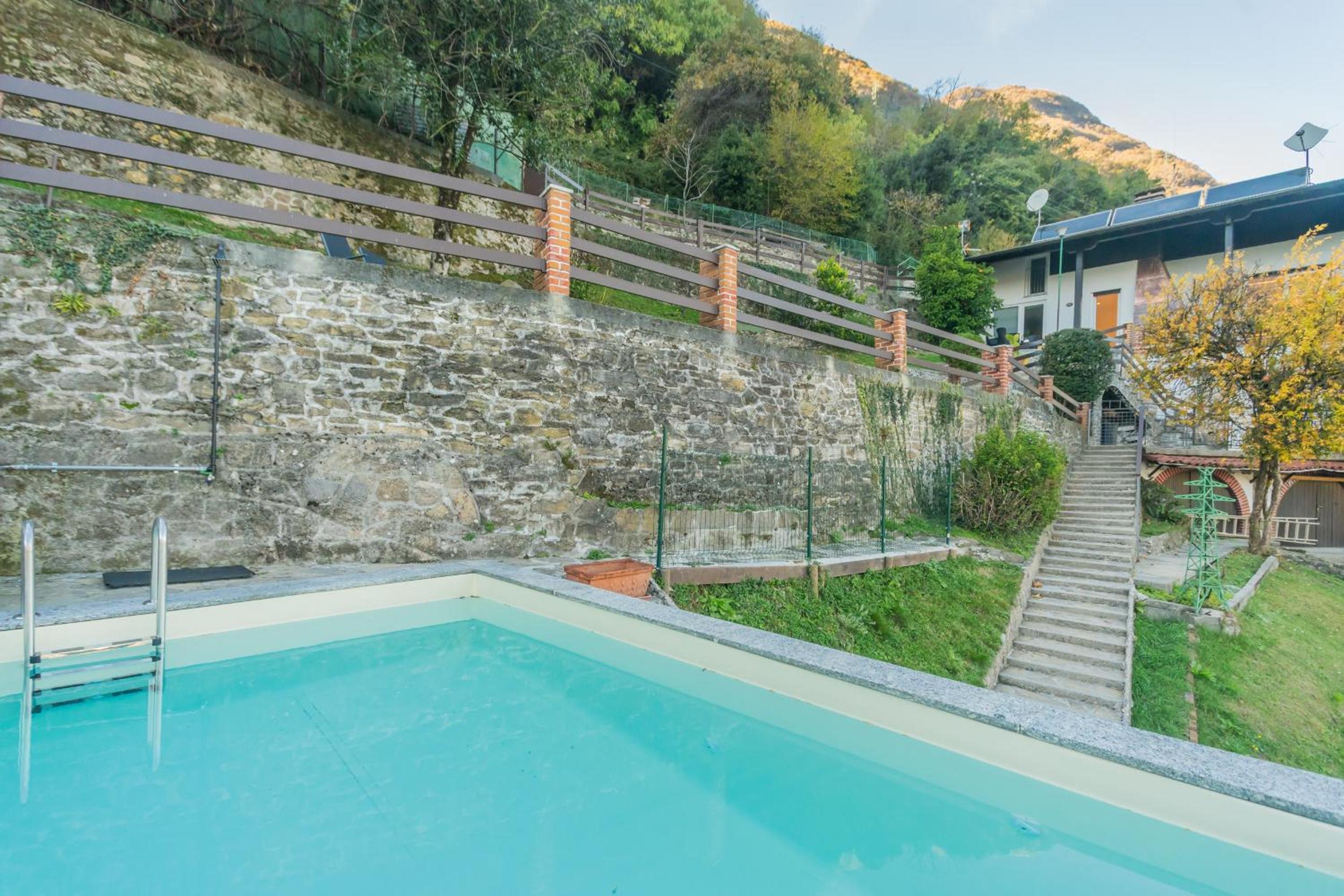 Villa Regina Retreat with Pool Lake View