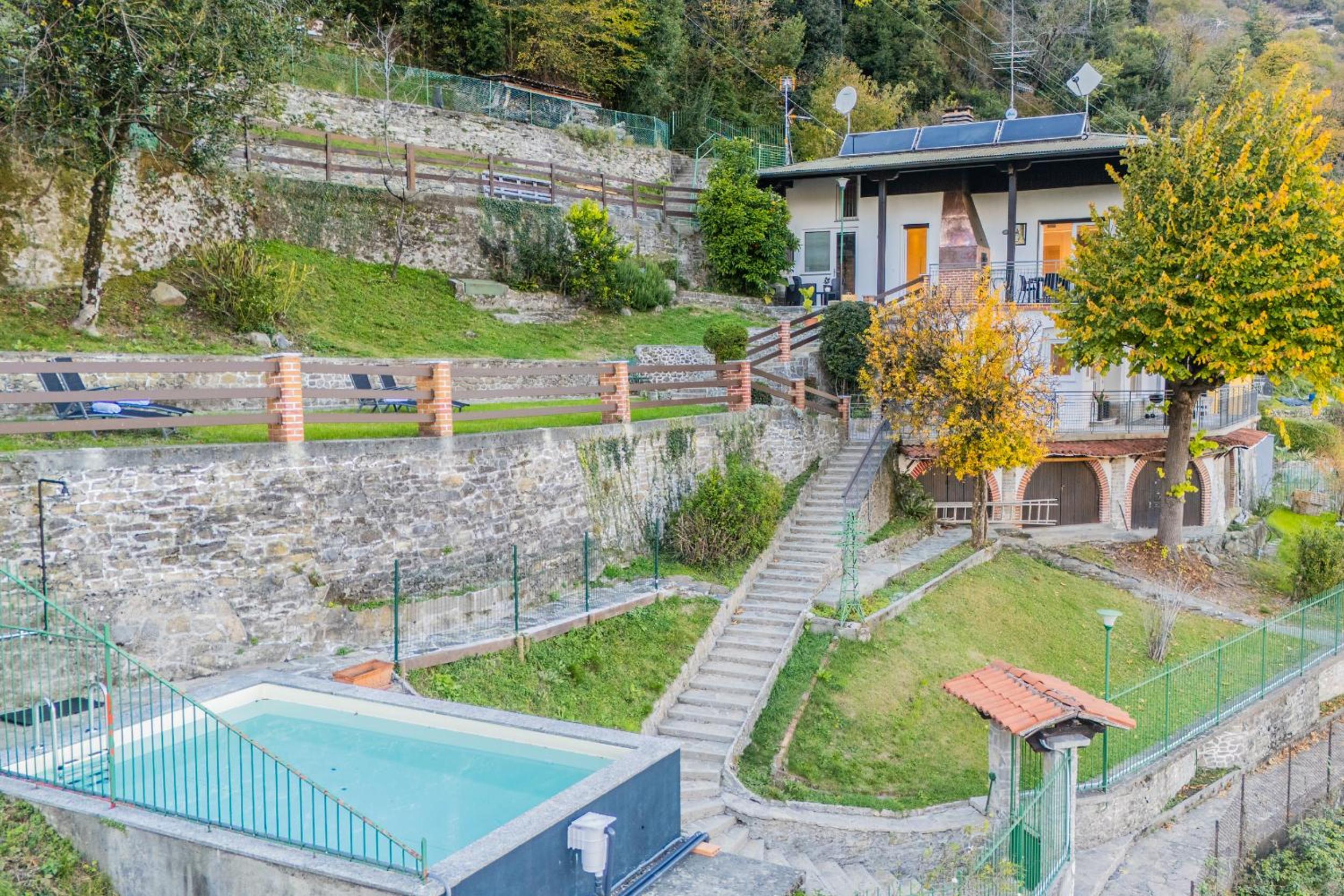 Villa Regina Retreat with Pool Lake View
