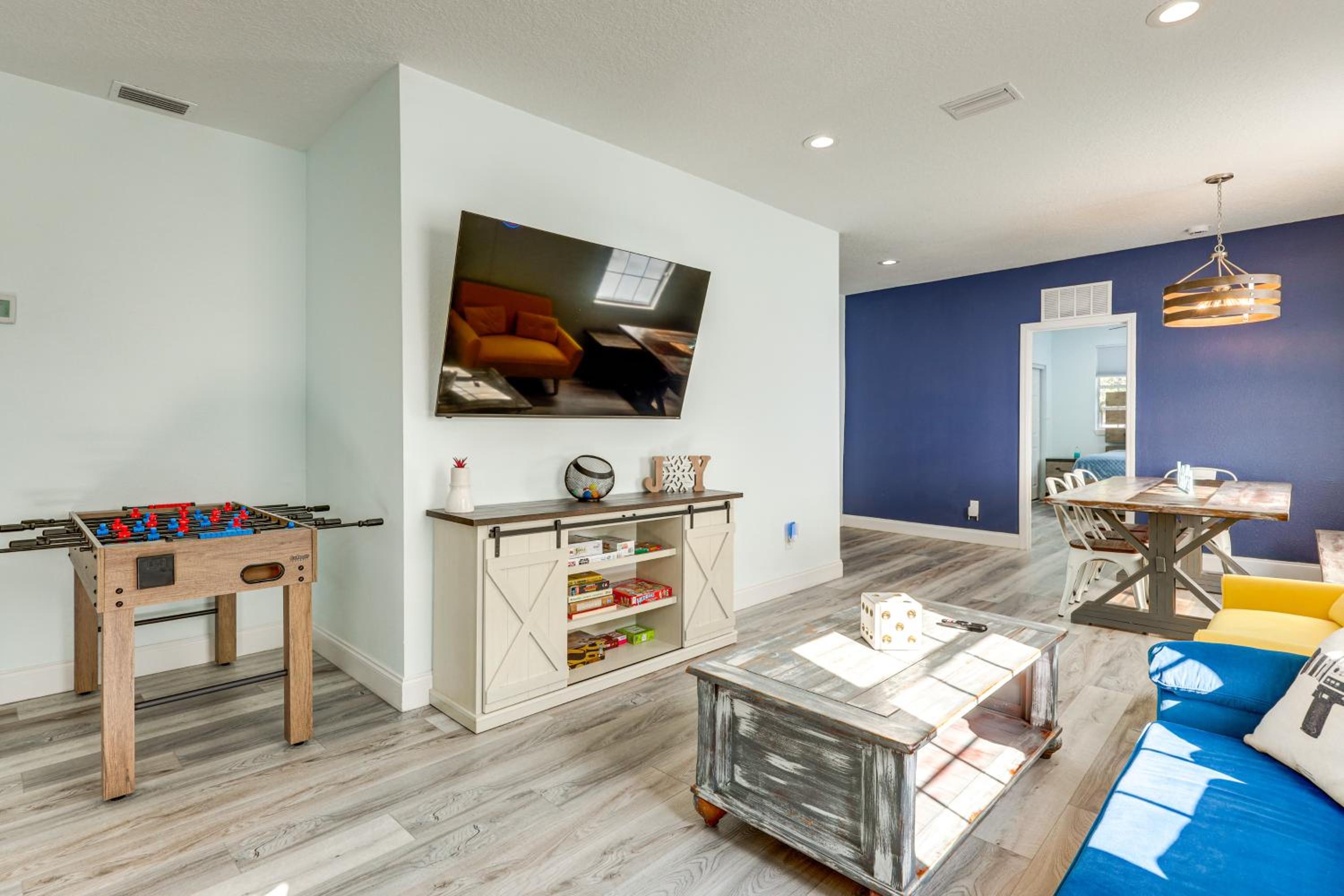 2 Mi to Dtwn Jax Game-Ready Retreat with Yard