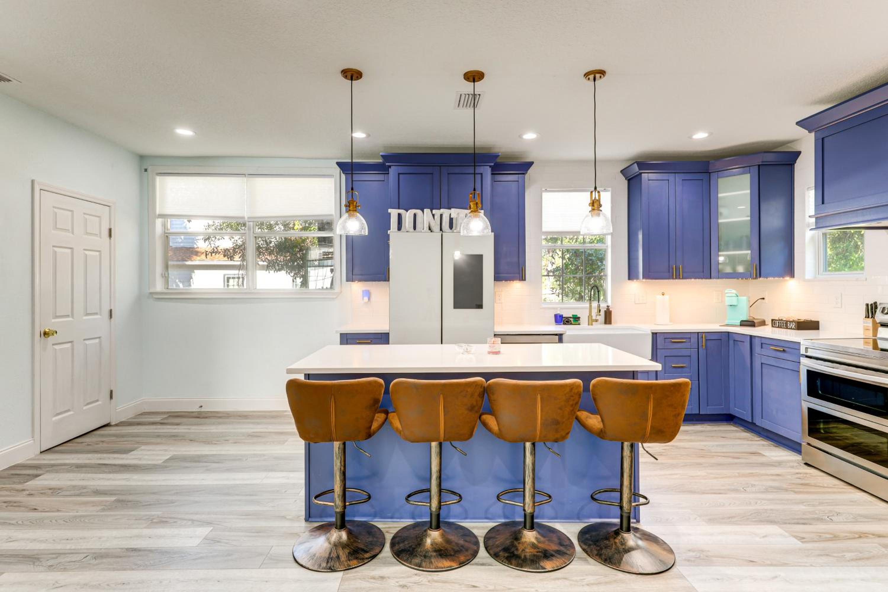 2 Mi to Dtwn Jax Game-Ready Retreat with Yard