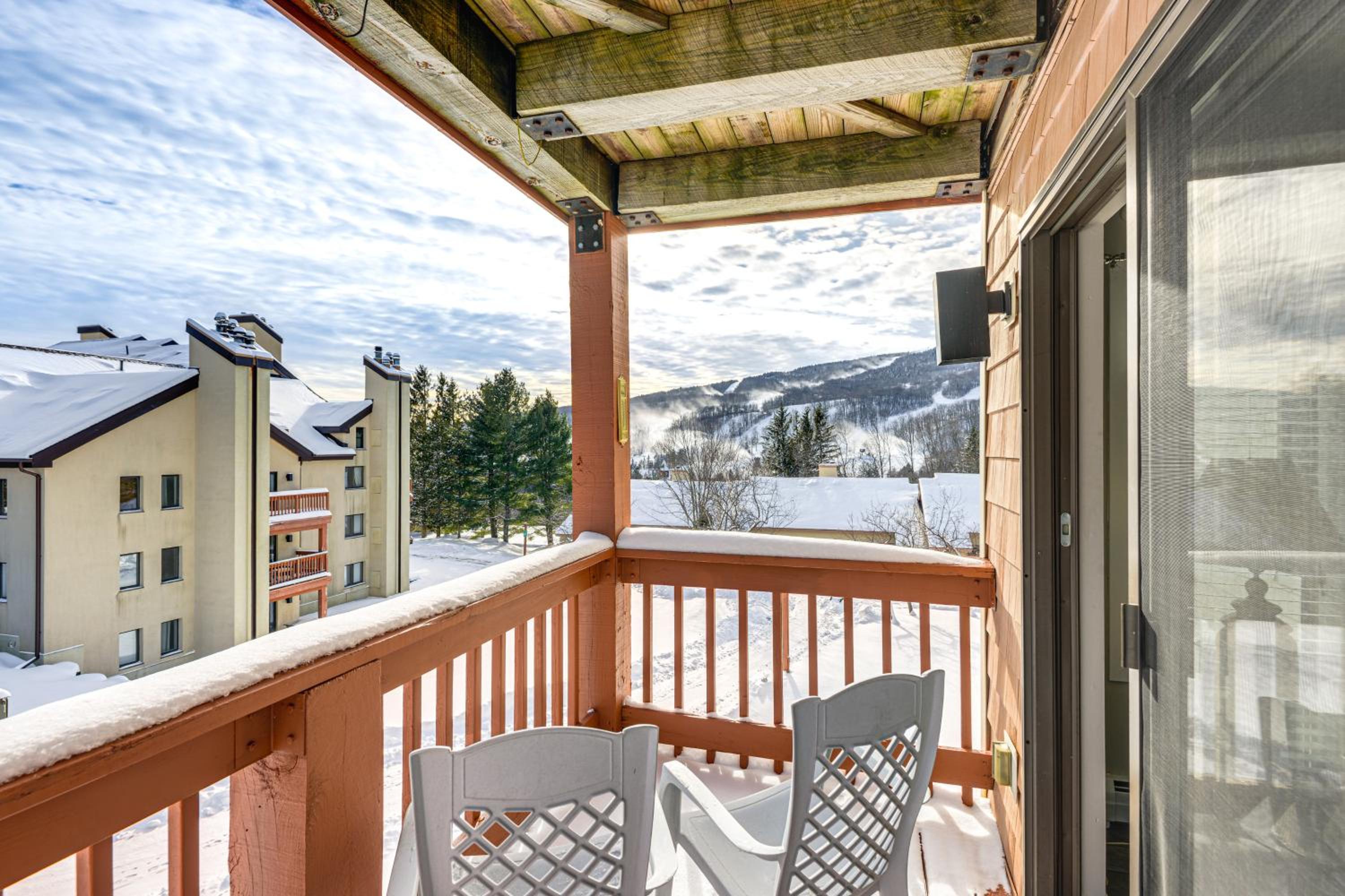 Walk to Mt Snow Ski Shuttle! Condo with Resort Perks