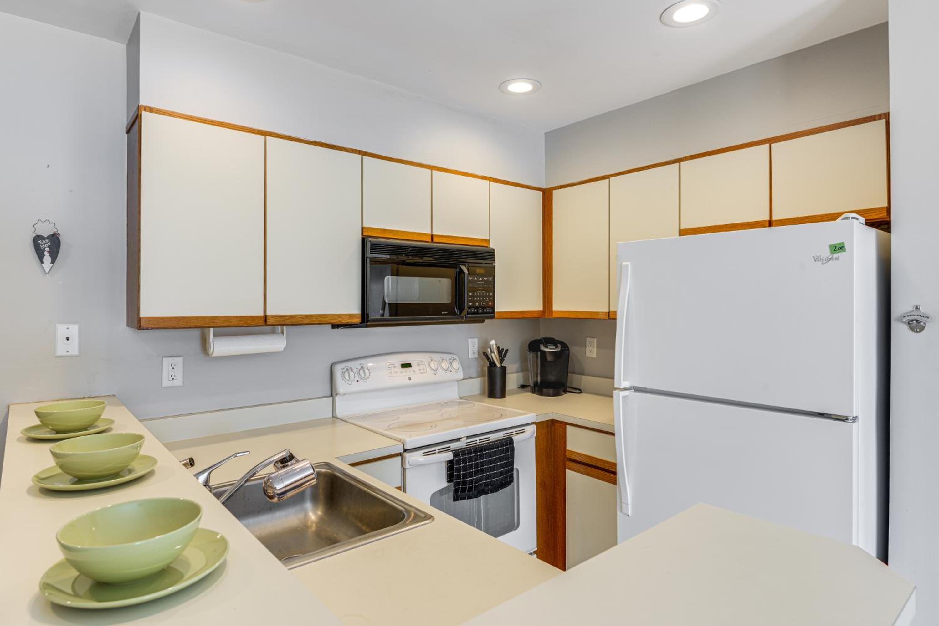 Walk to Mt Snow Ski Shuttle! Condo with Resort Perks