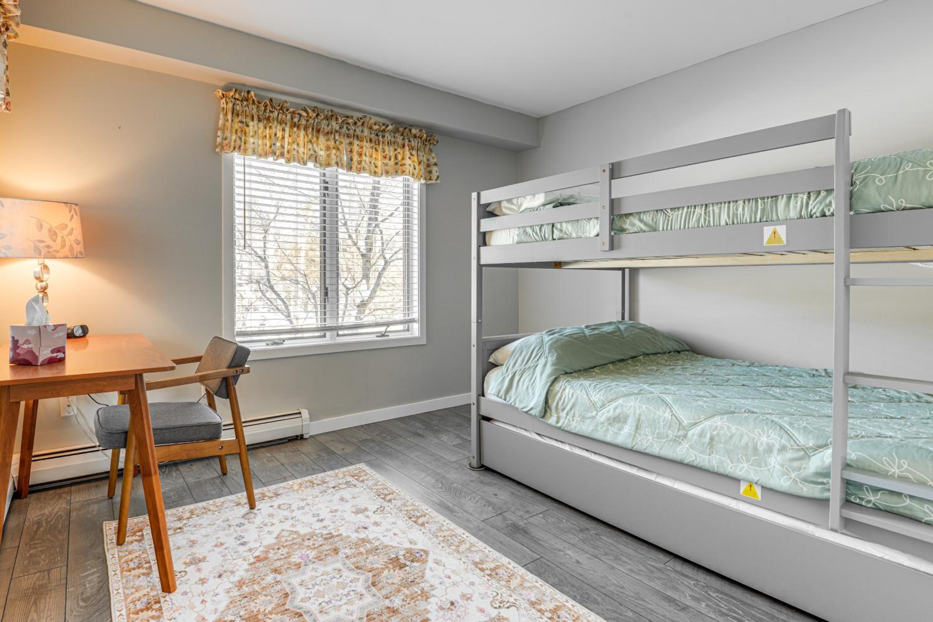 Walk to Mt Snow Ski Shuttle! Condo with Resort Perks