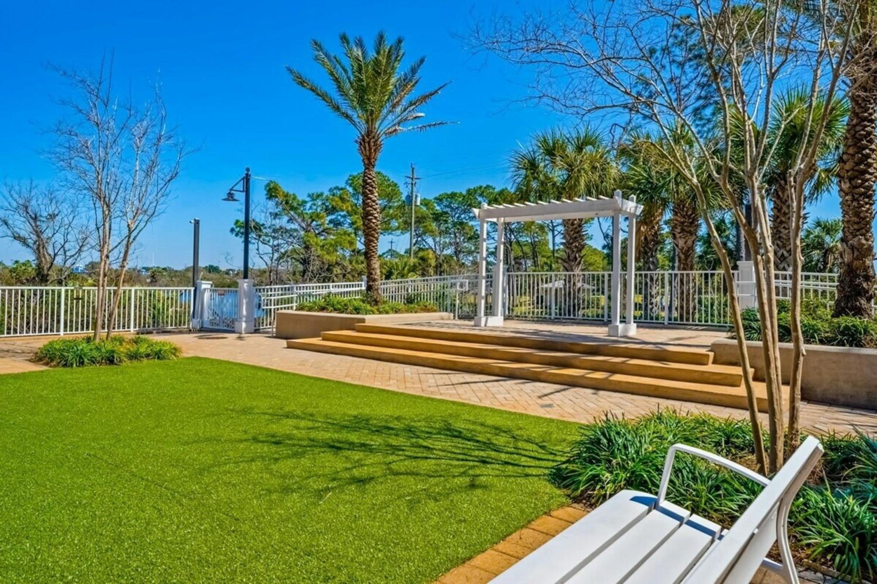Laketown Wharf 531