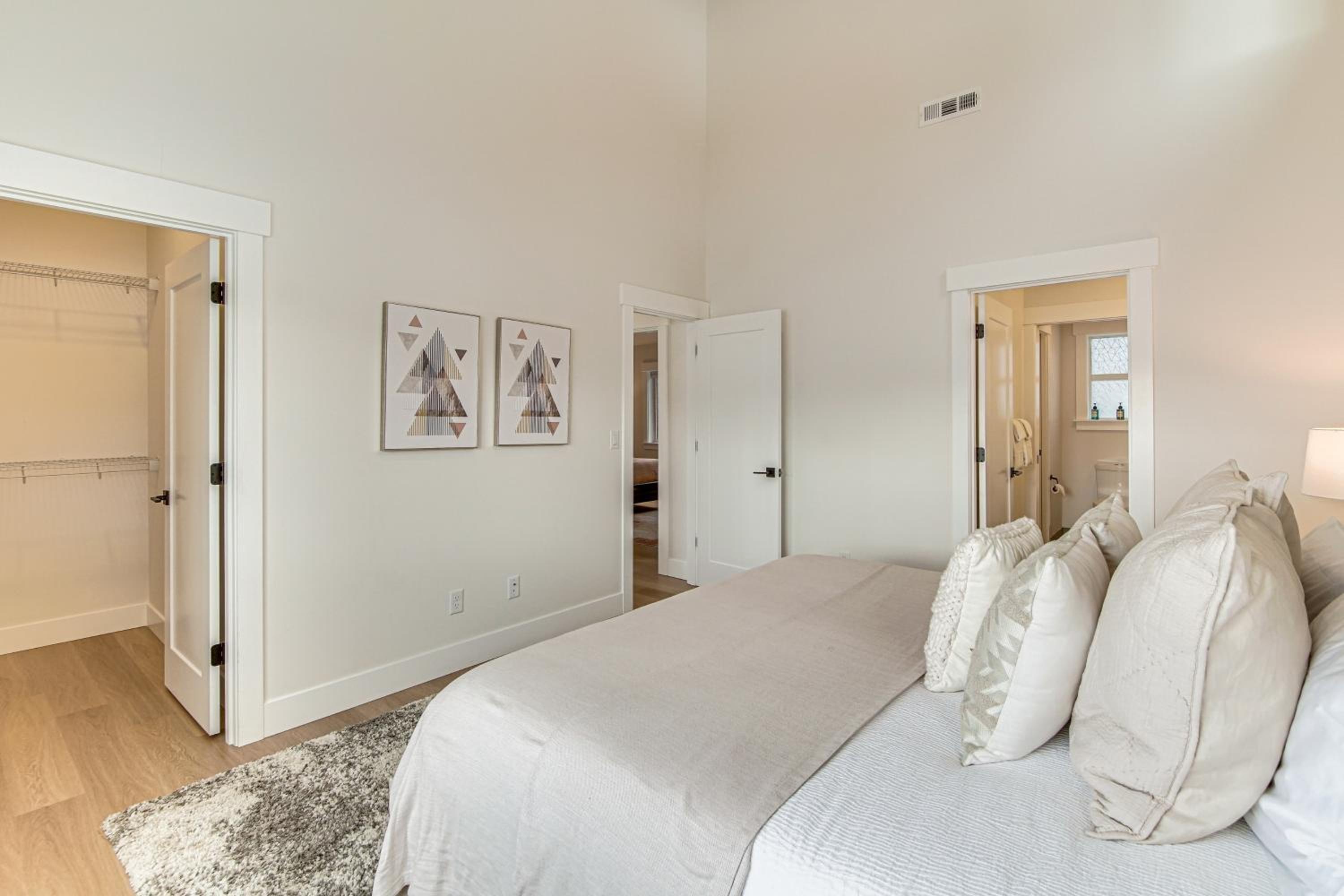 Great for Groups! Cle Elum Home with Game Room