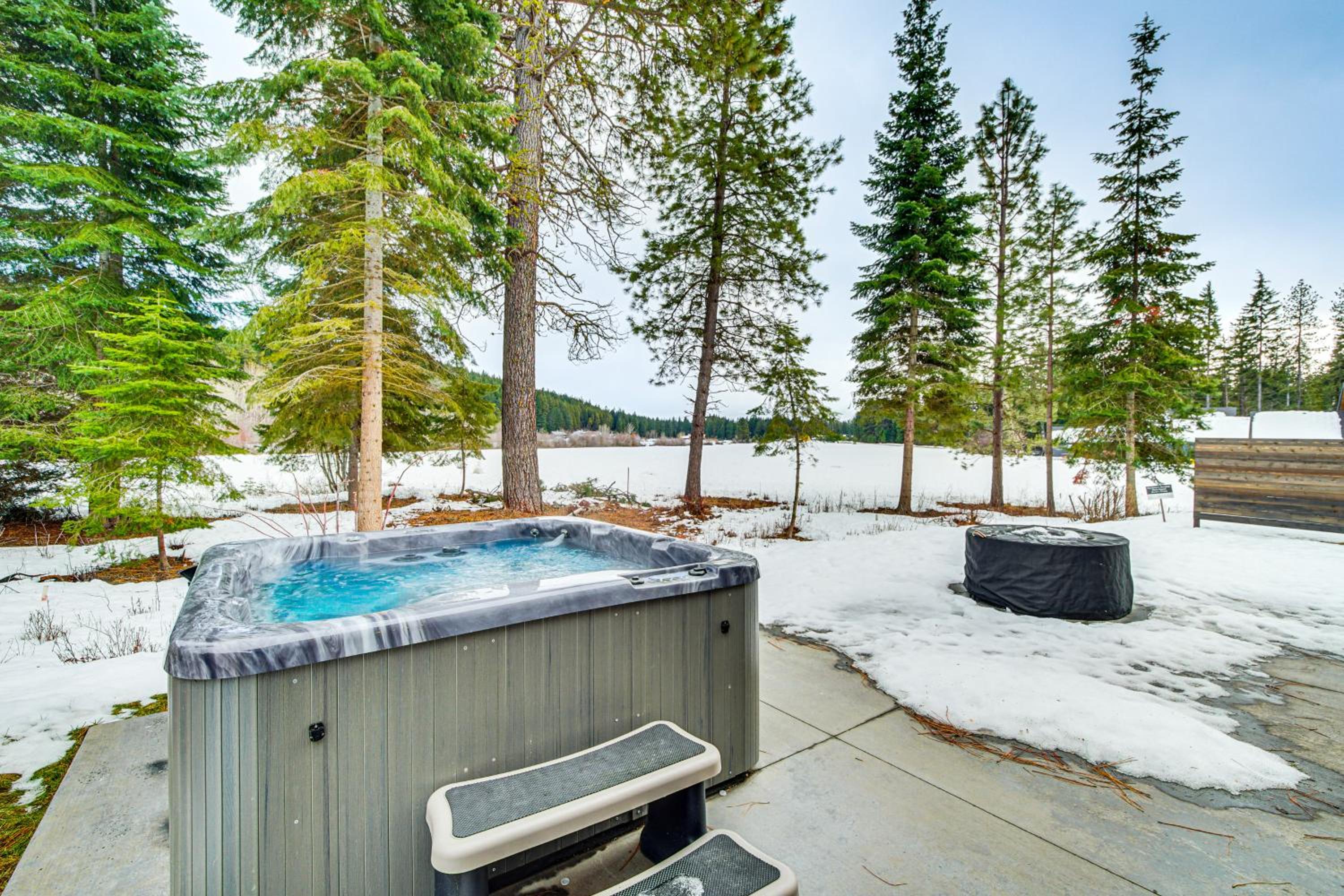 Great for Groups! Cle Elum Home with Game Room