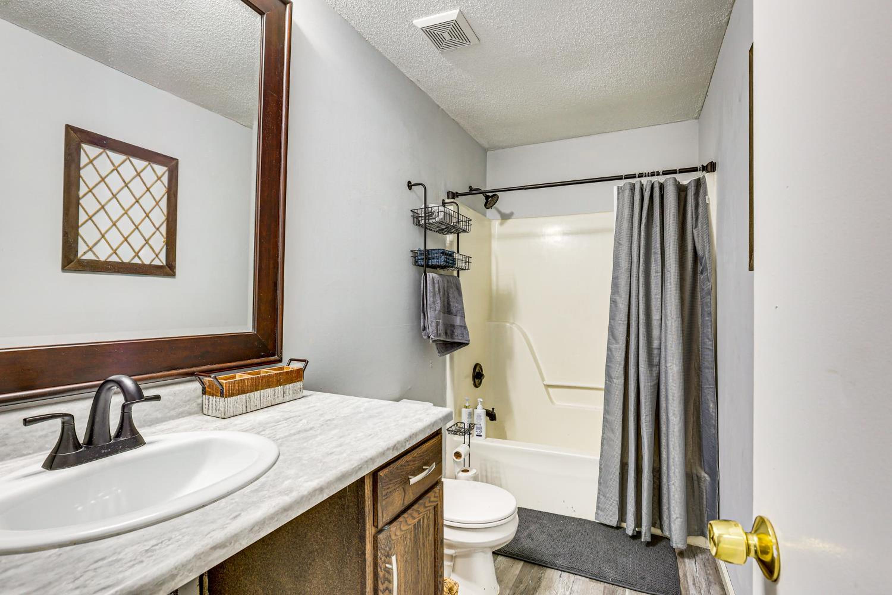 12 Mi to Dtwn Savannah Remodeled Family Getaway!