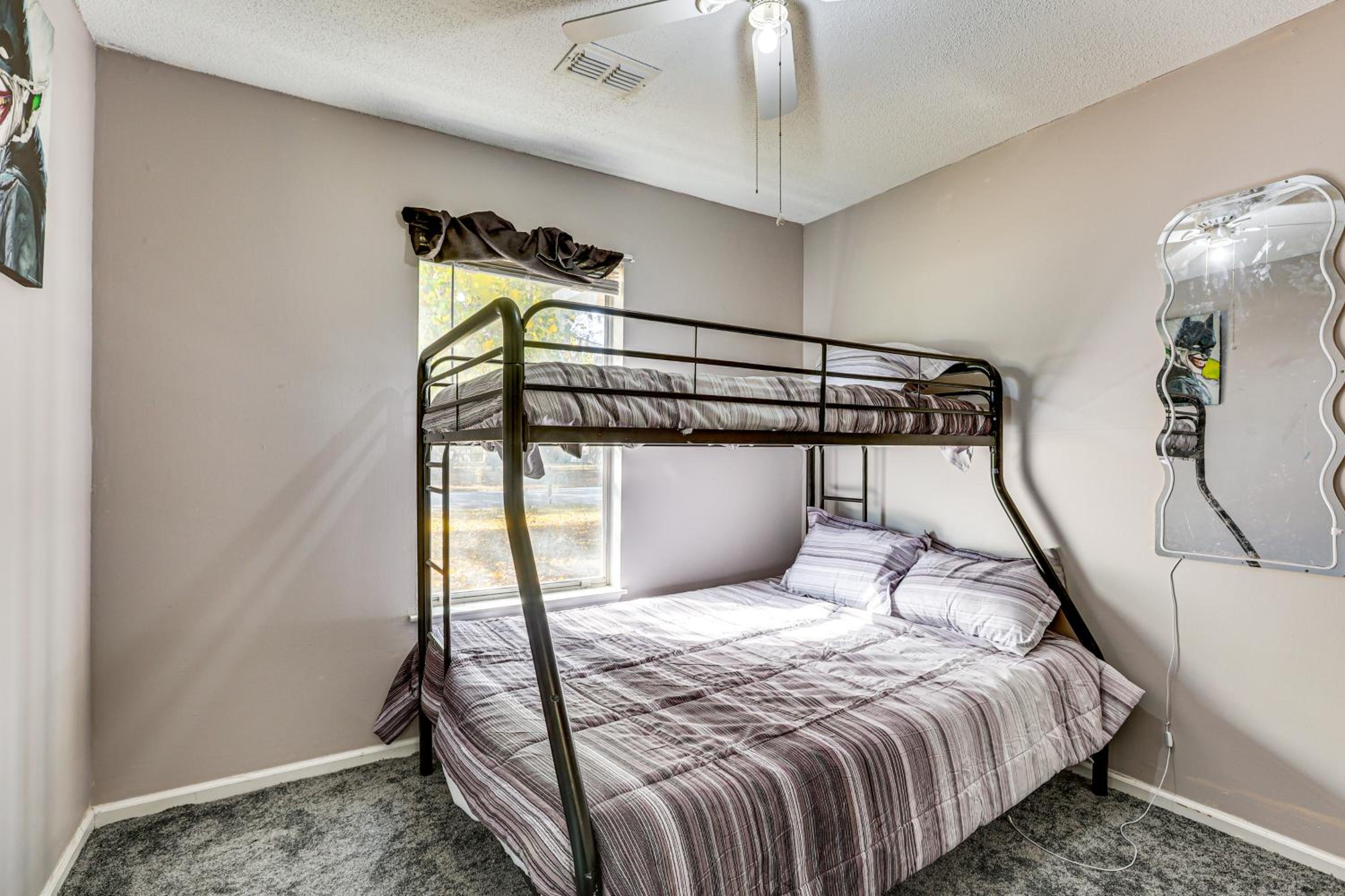 12 Mi to Dtwn Savannah Remodeled Family Getaway!