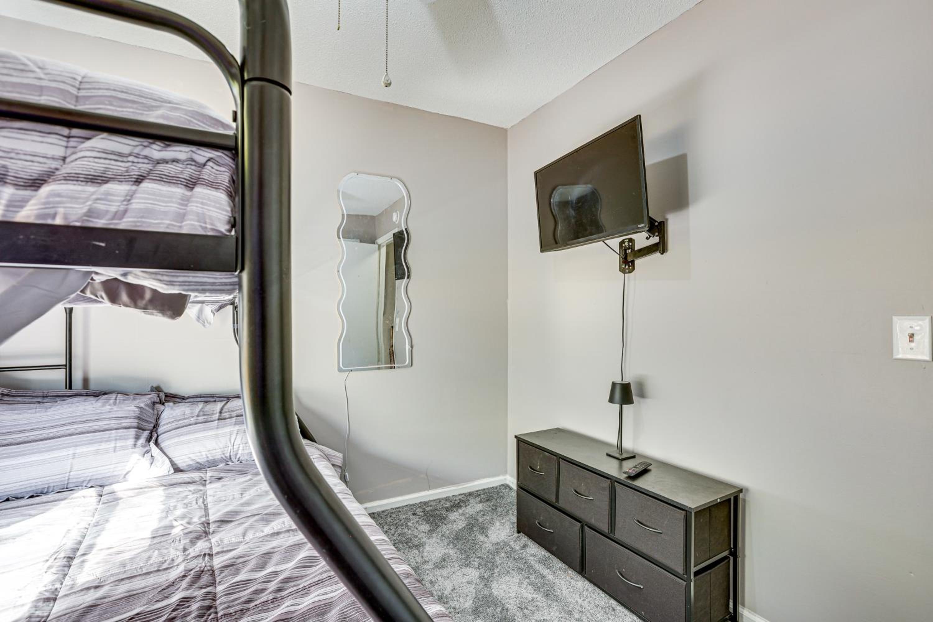 12 Mi to Dtwn Savannah Remodeled Family Getaway!