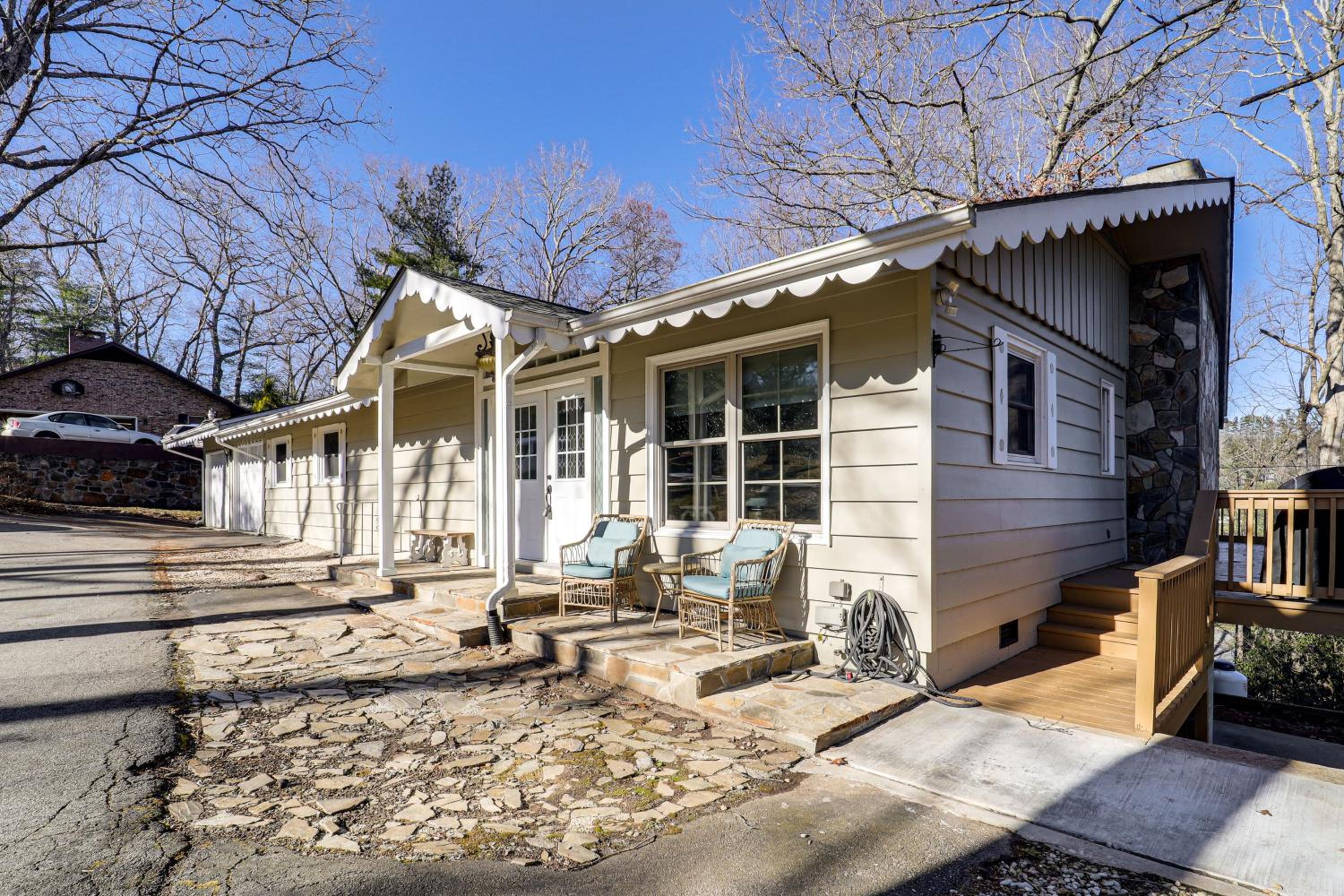 Mountain Golf Family Home with Deck in Spruce Pine