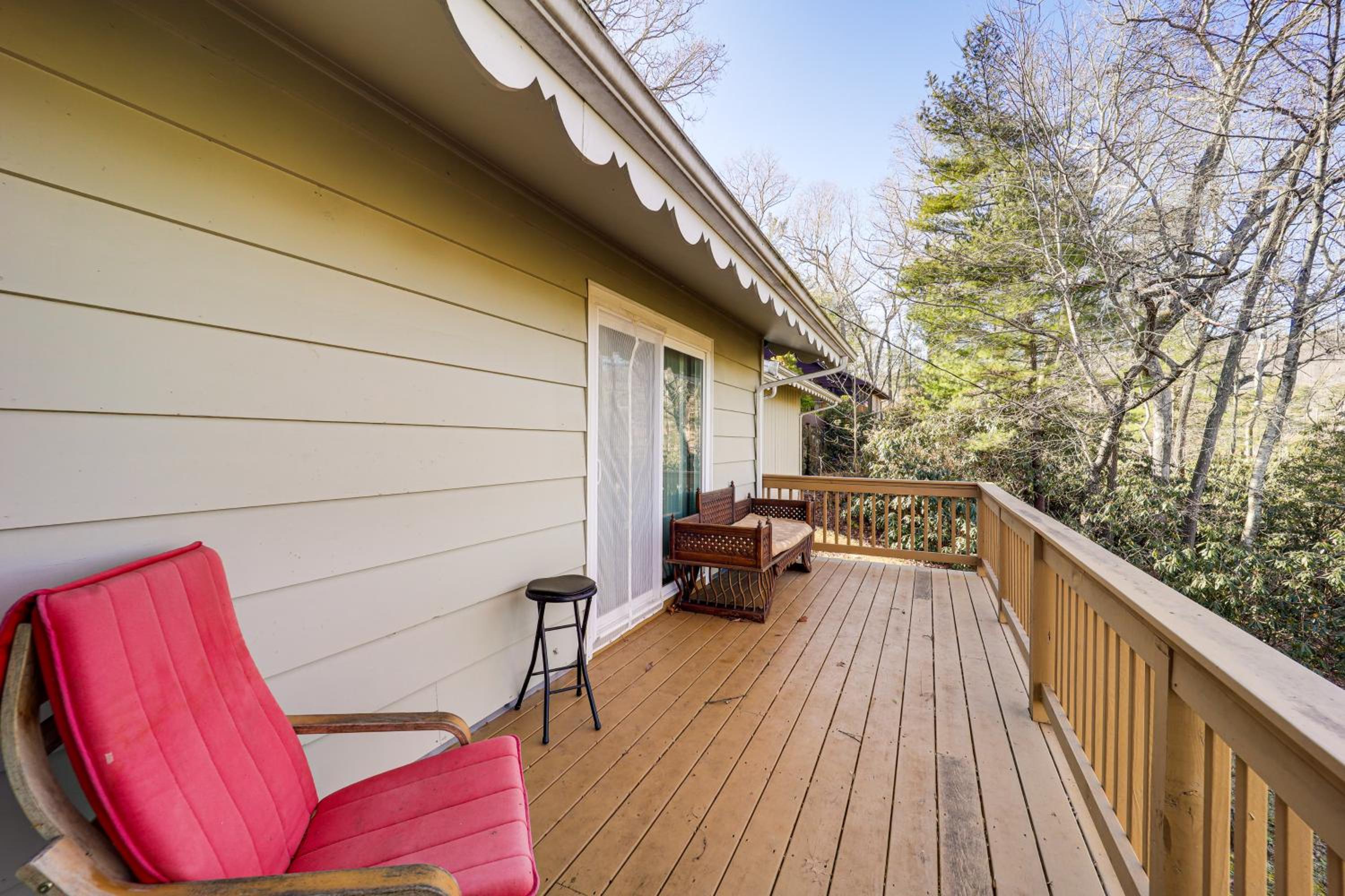 Mountain Golf Family Home with Deck in Spruce Pine