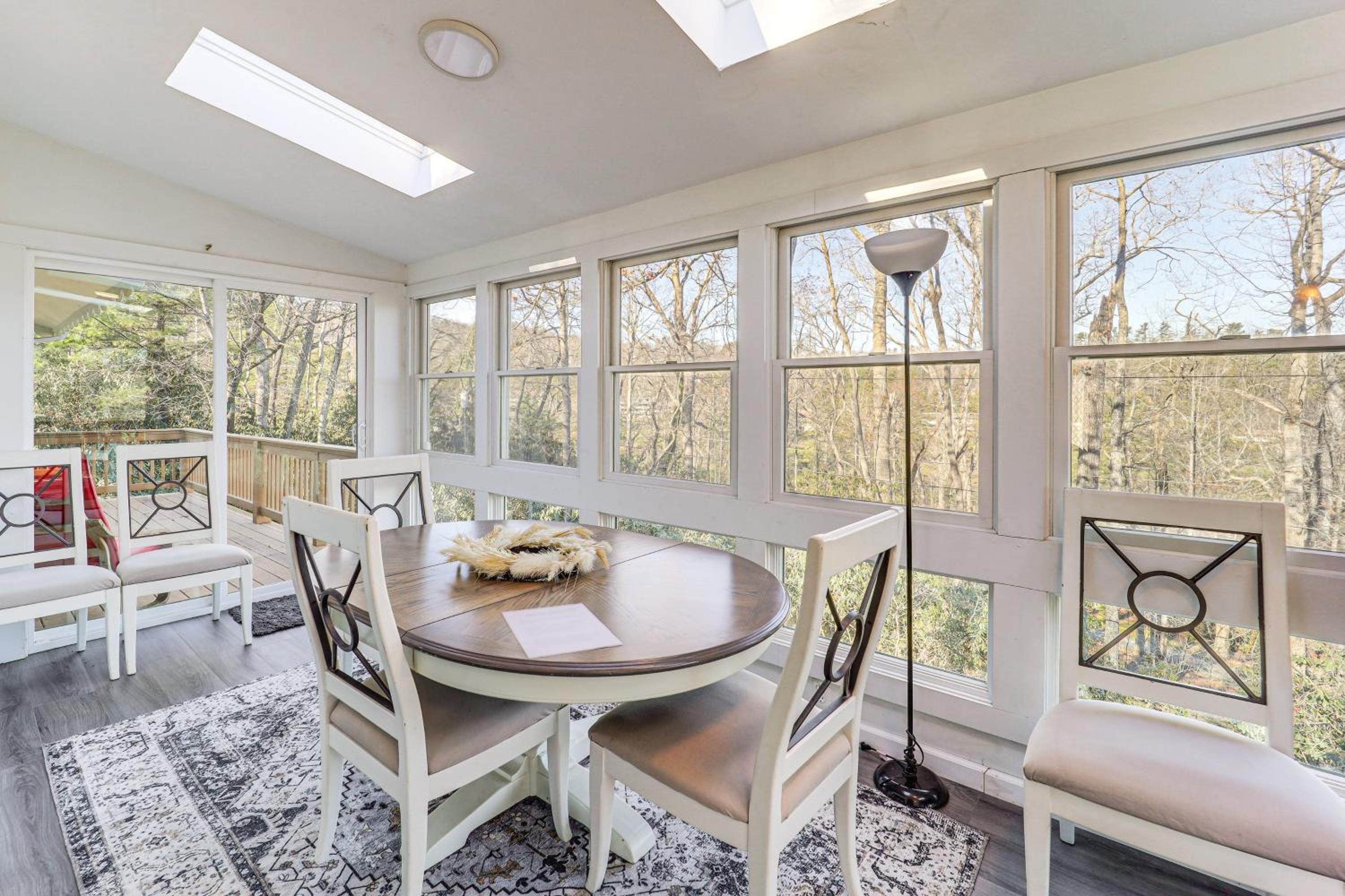 Mountain Golf Family Home with Deck in Spruce Pine
