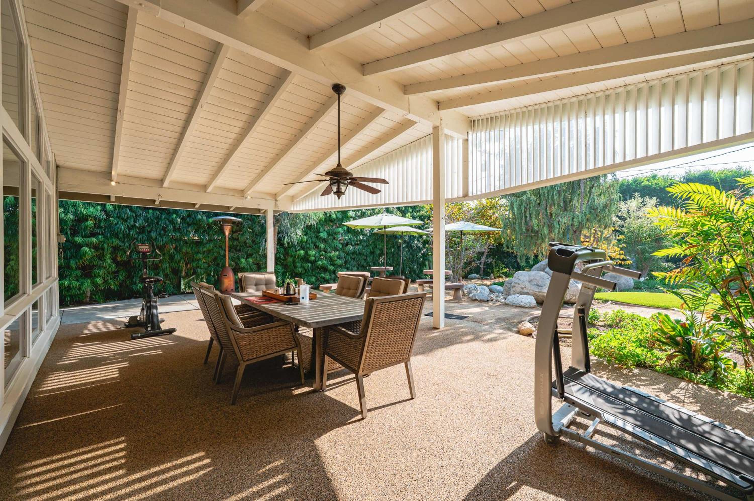 Airy Large Backyard Oasis Perfect Family Getaway