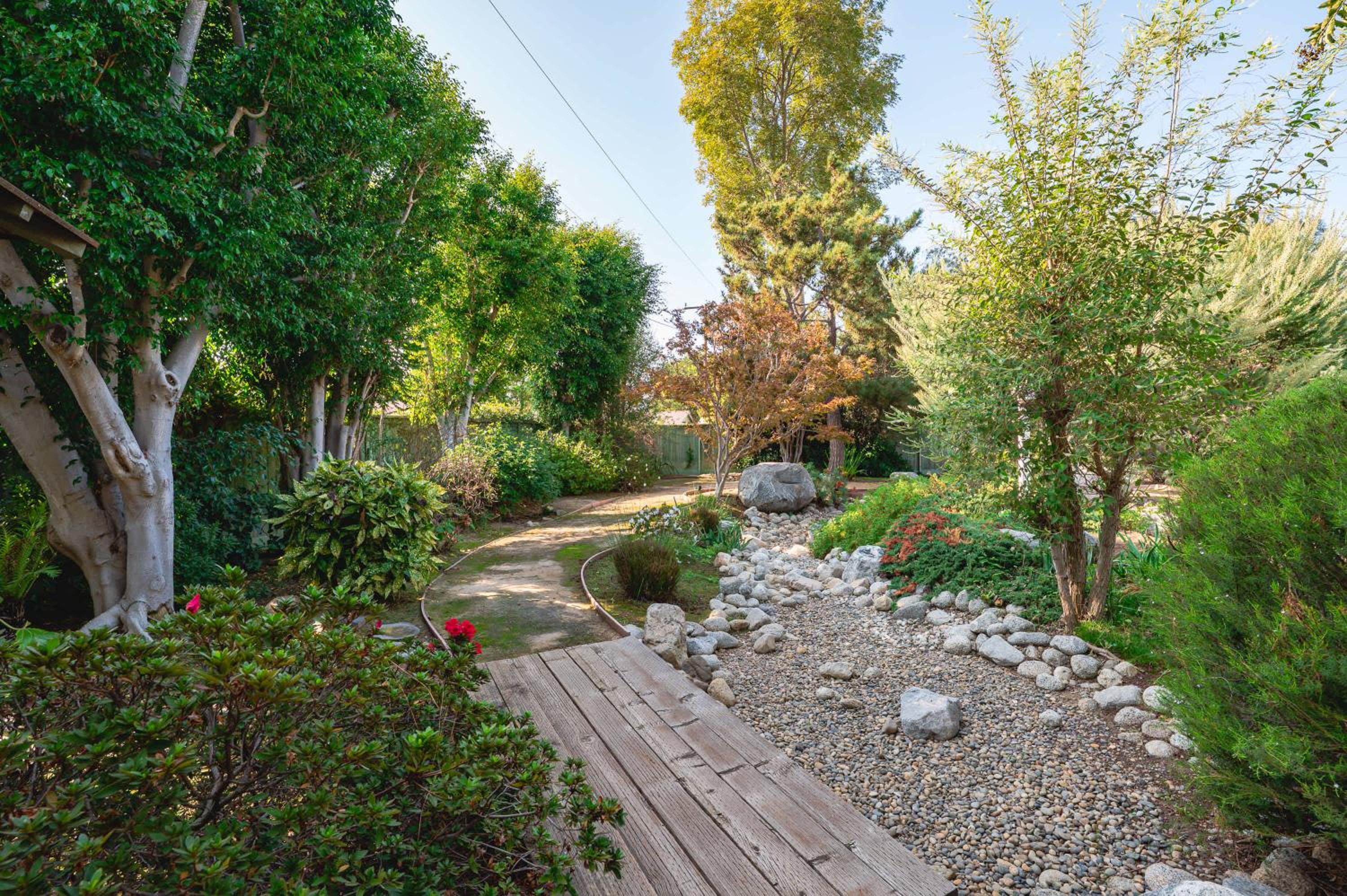 Airy Large Backyard Oasis Perfect Family Getaway
