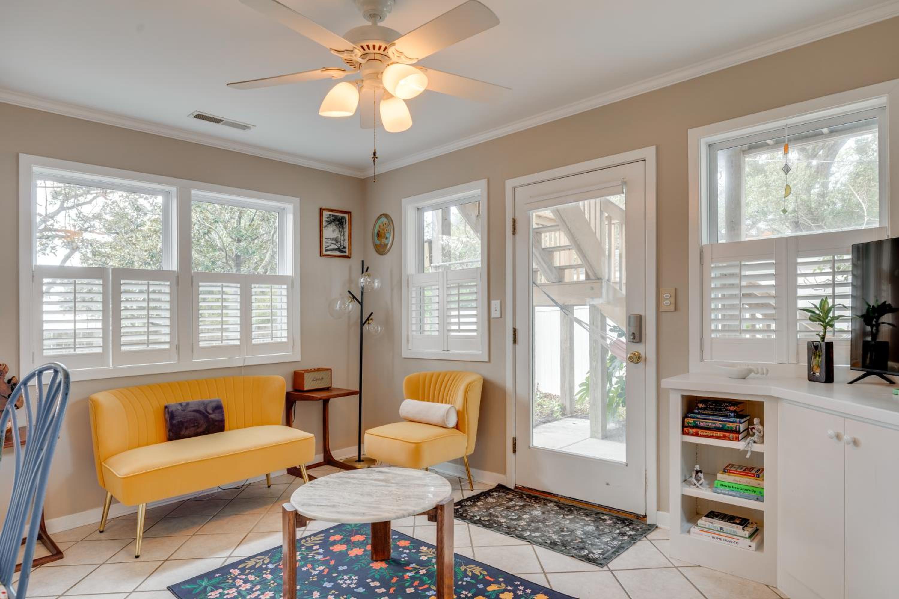 2 Mi to Atlantic Beach Coastal Retreat with Deck