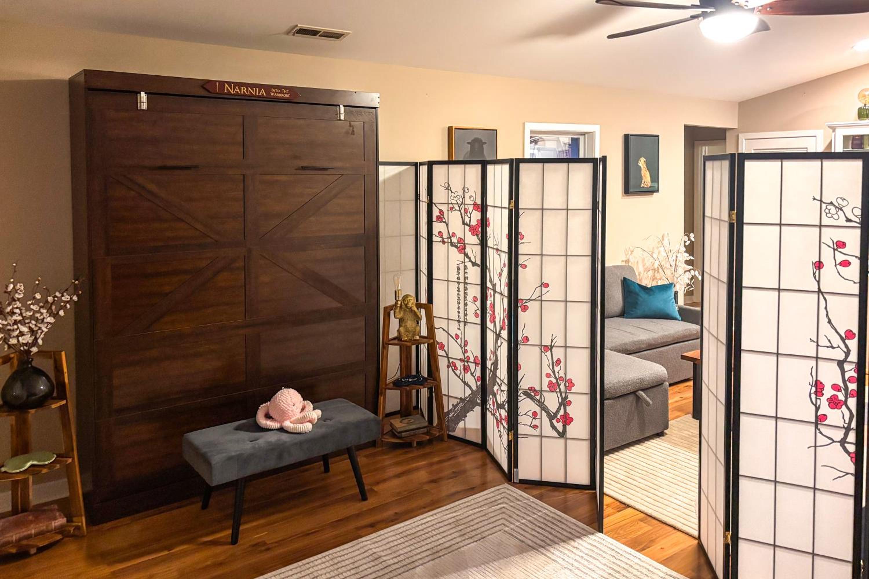 2 Mi to Atlantic Beach Coastal Retreat with Deck