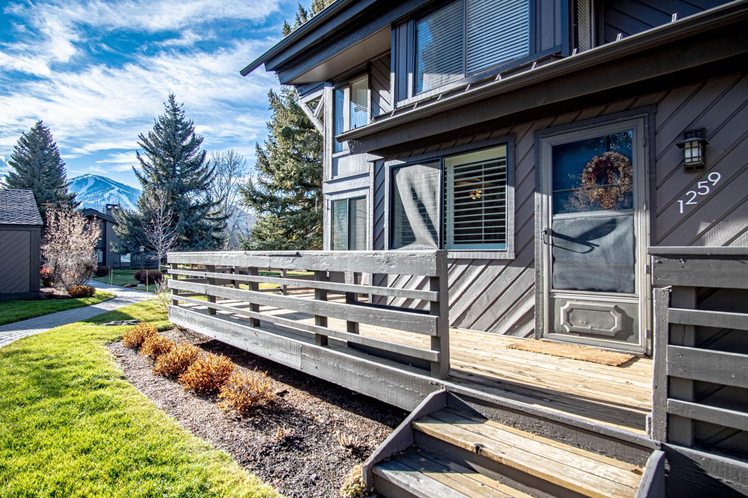 4BD Villager Mountain Retreat + SV Resort Passes