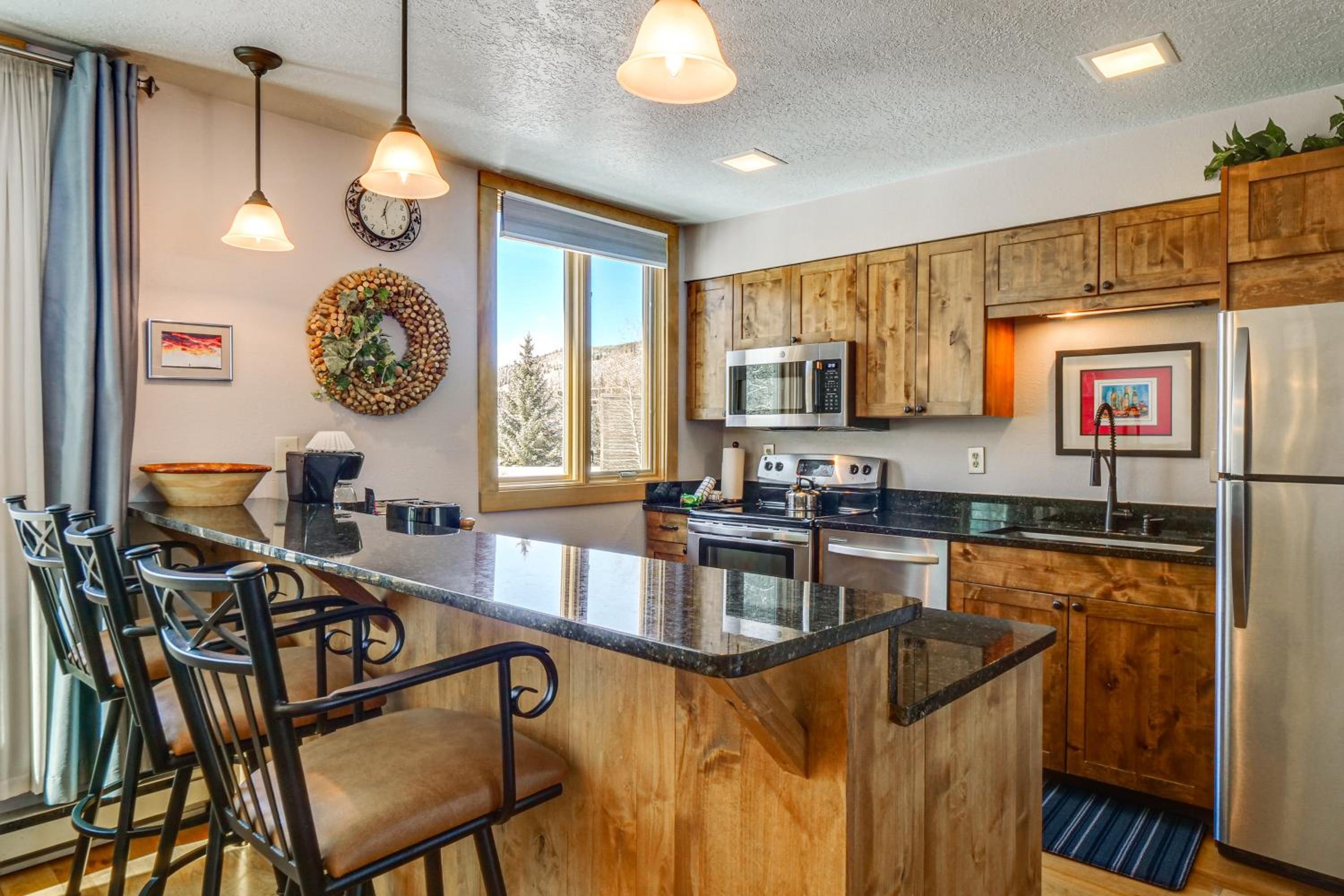 Continental Divide Views Lakefront Keystone Condo