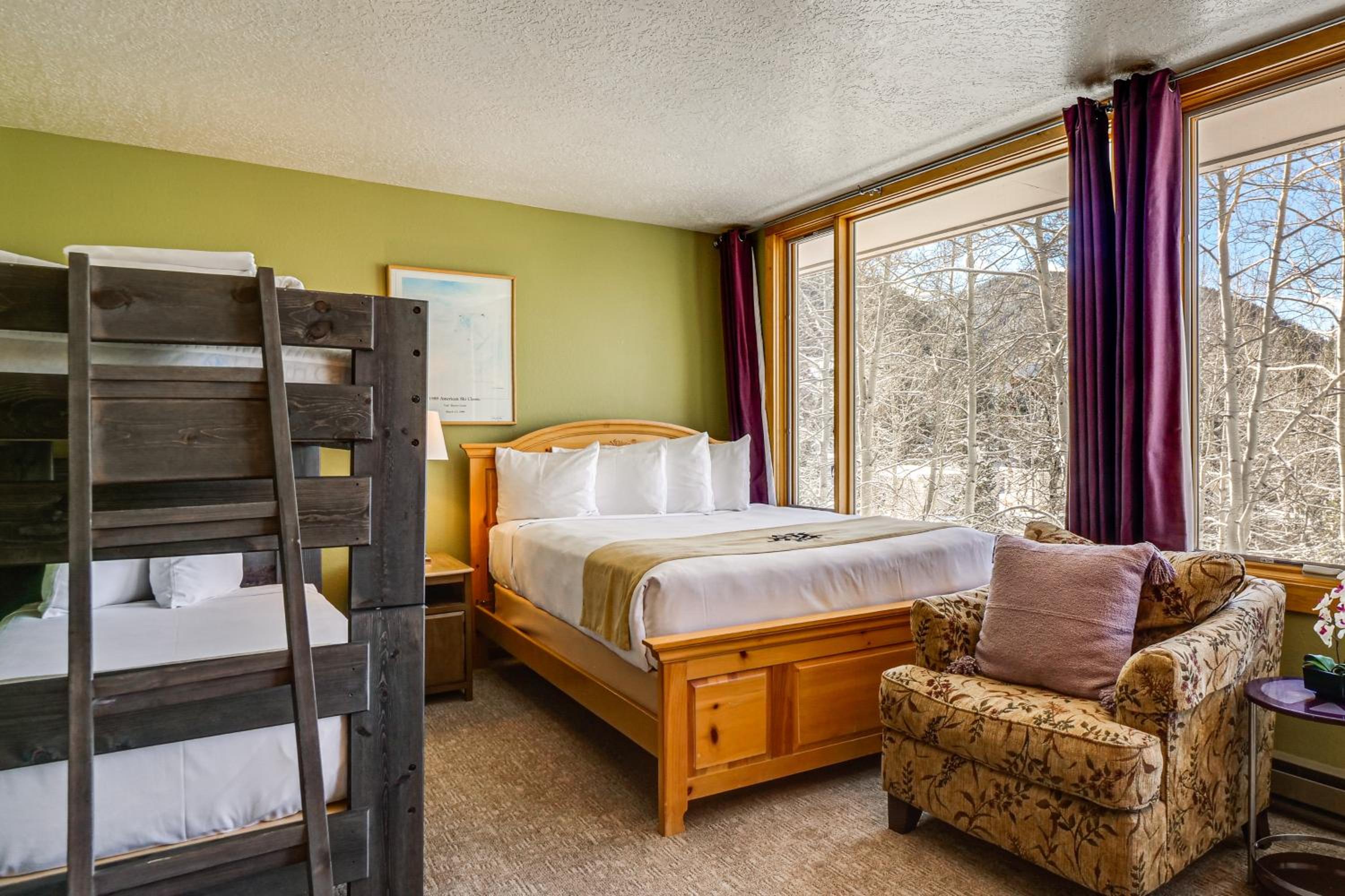 Continental Divide Views Lakefront Keystone Condo