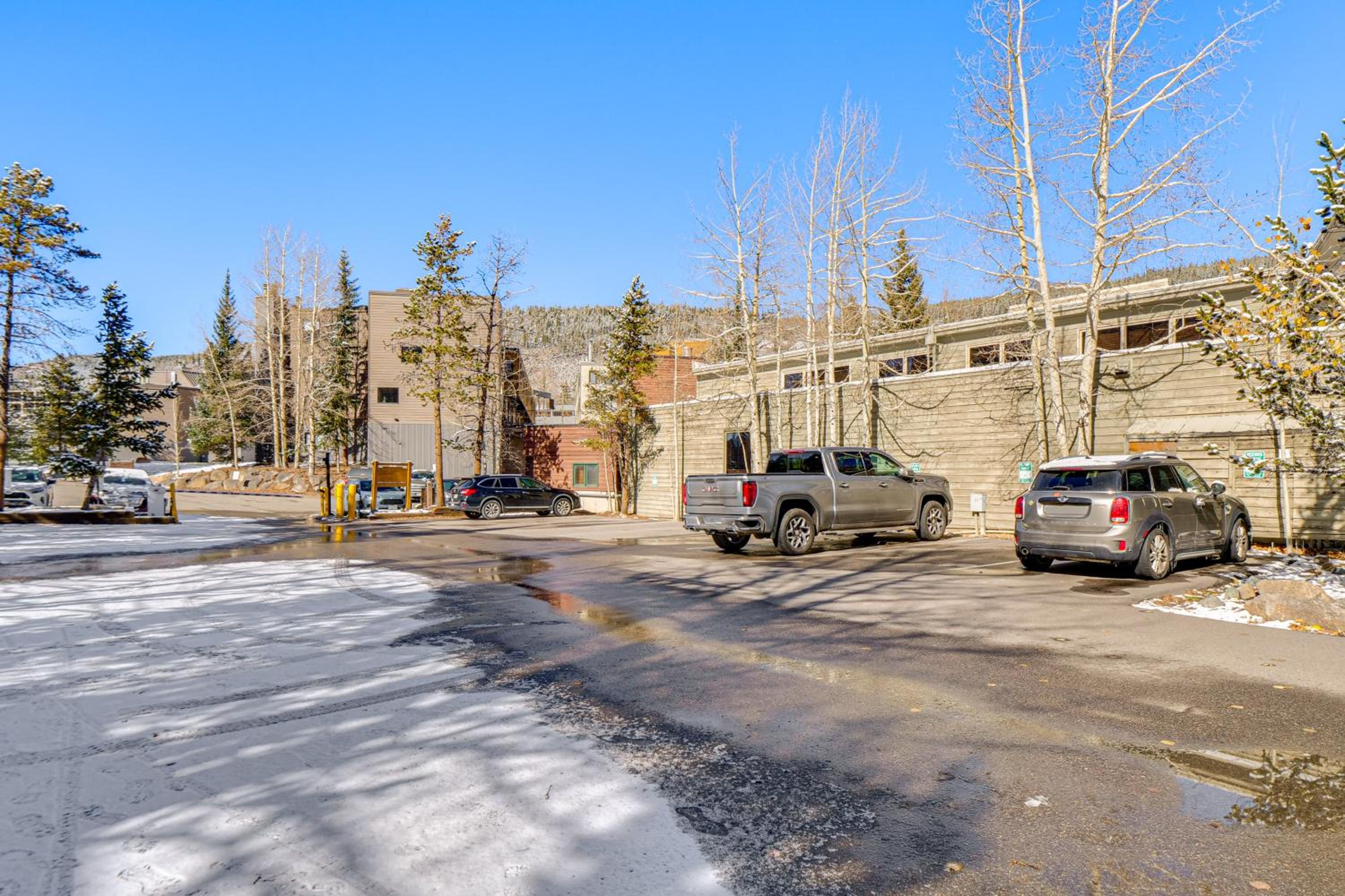 Continental Divide Views Lakefront Keystone Condo