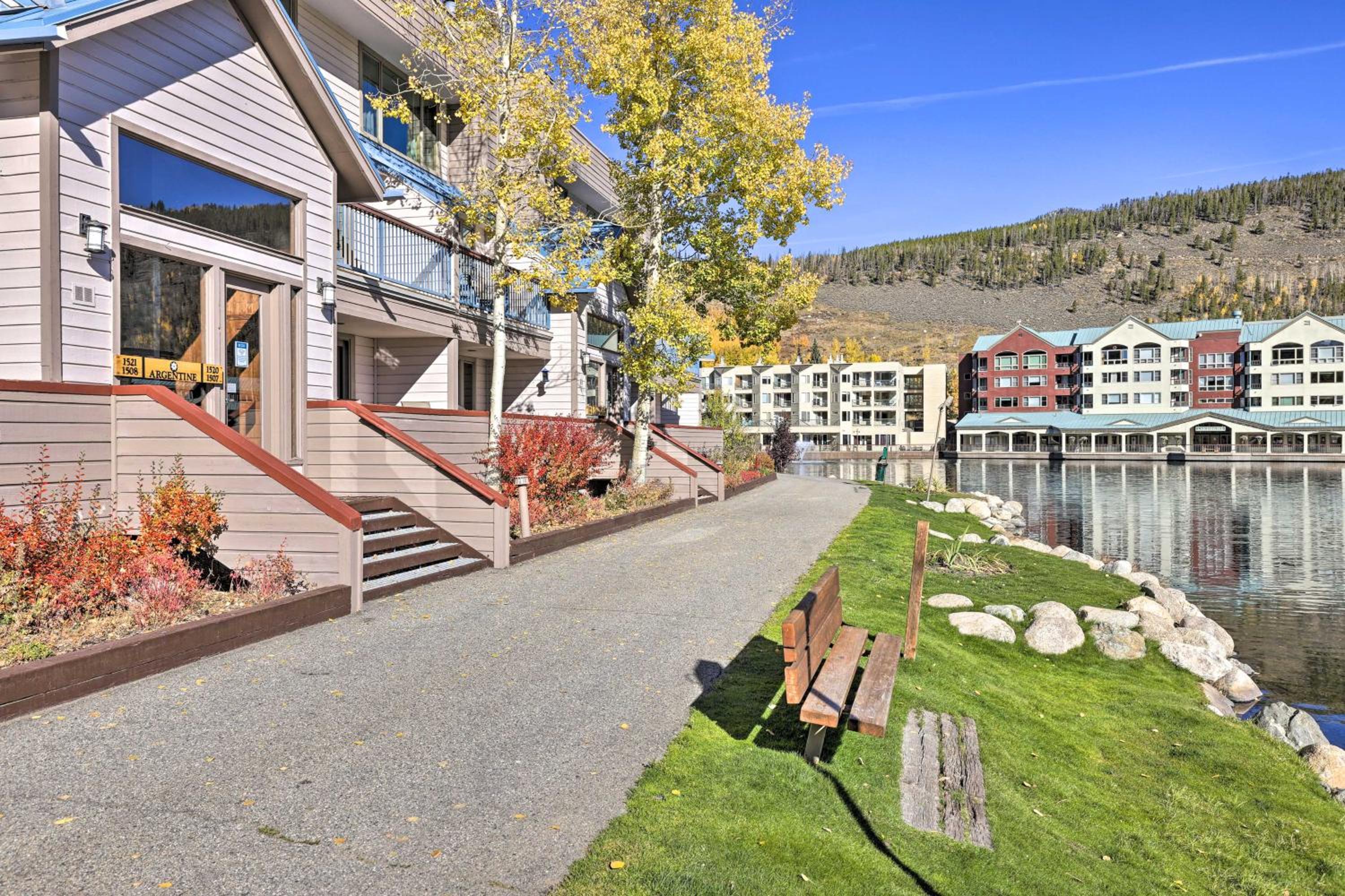 Continental Divide Views Lakefront Keystone Condo