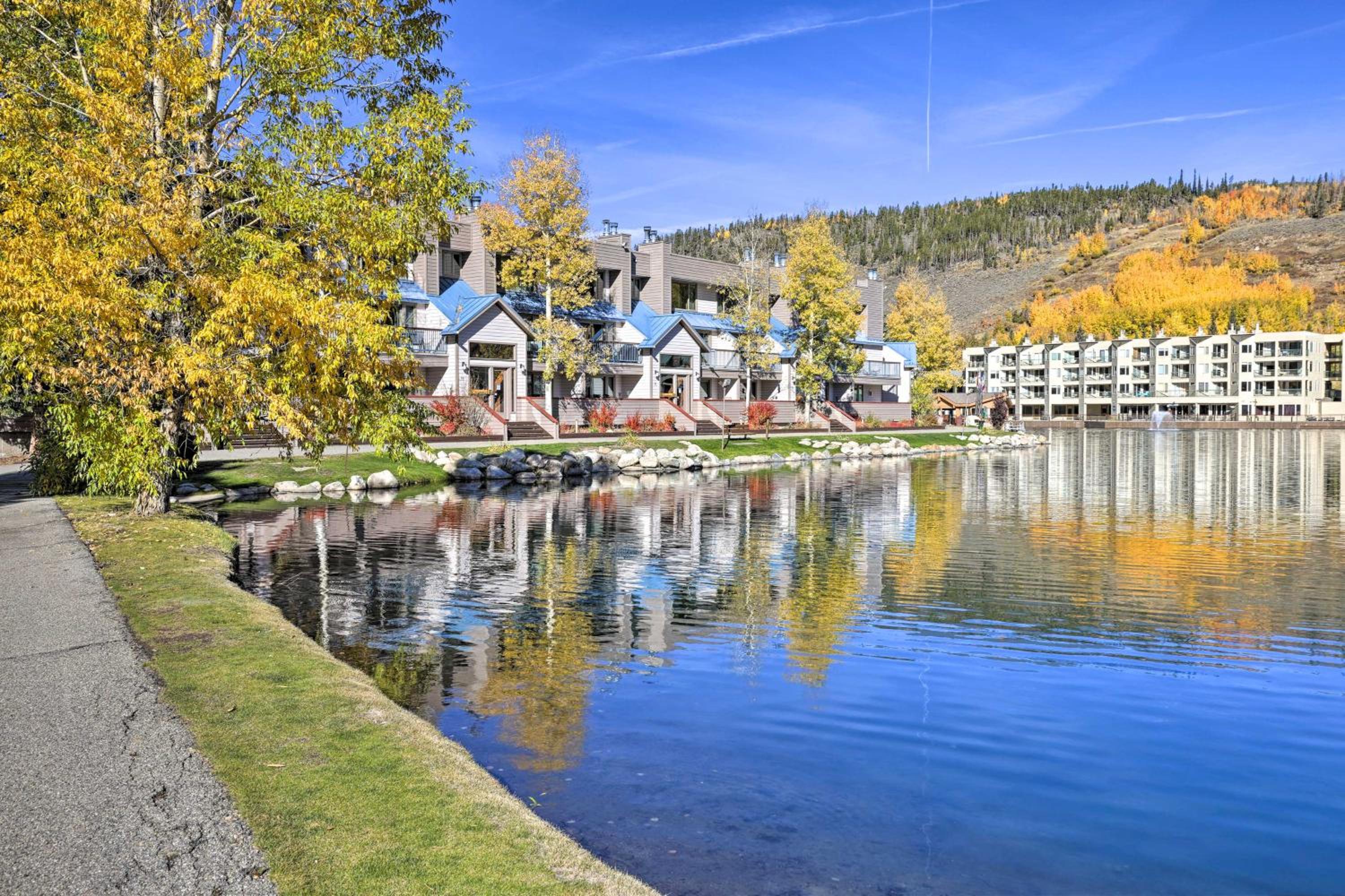 Continental Divide Views Lakefront Keystone Condo