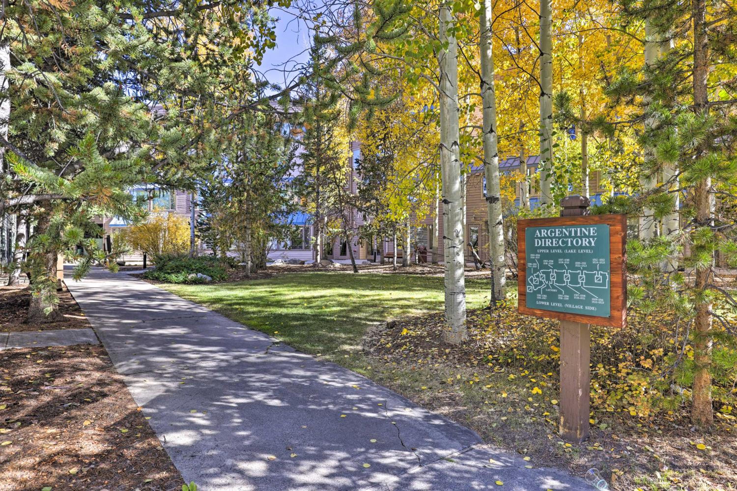 Continental Divide Views Lakefront Keystone Condo