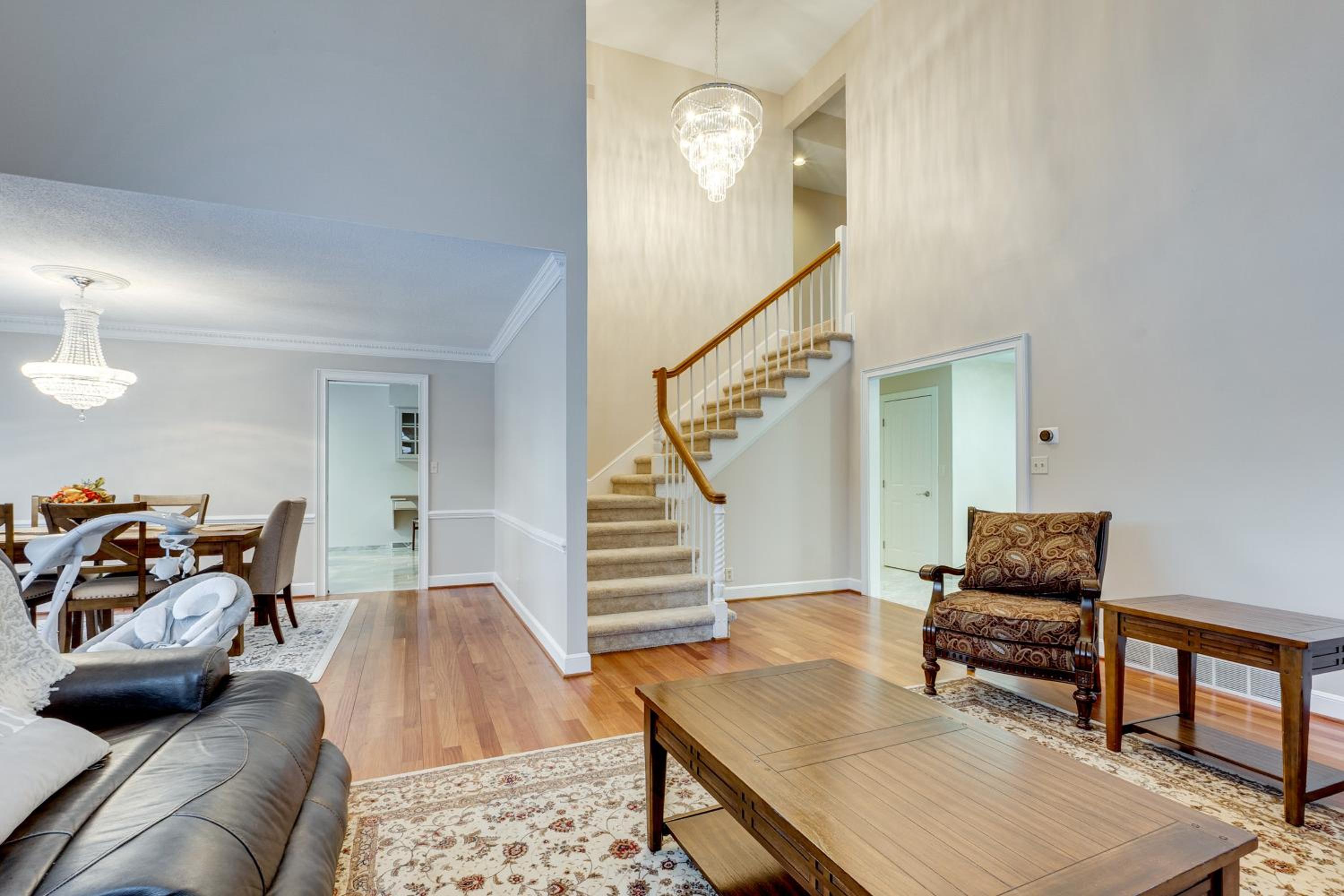 7 Mi to Dtwn Toledo Spacious Family Home!