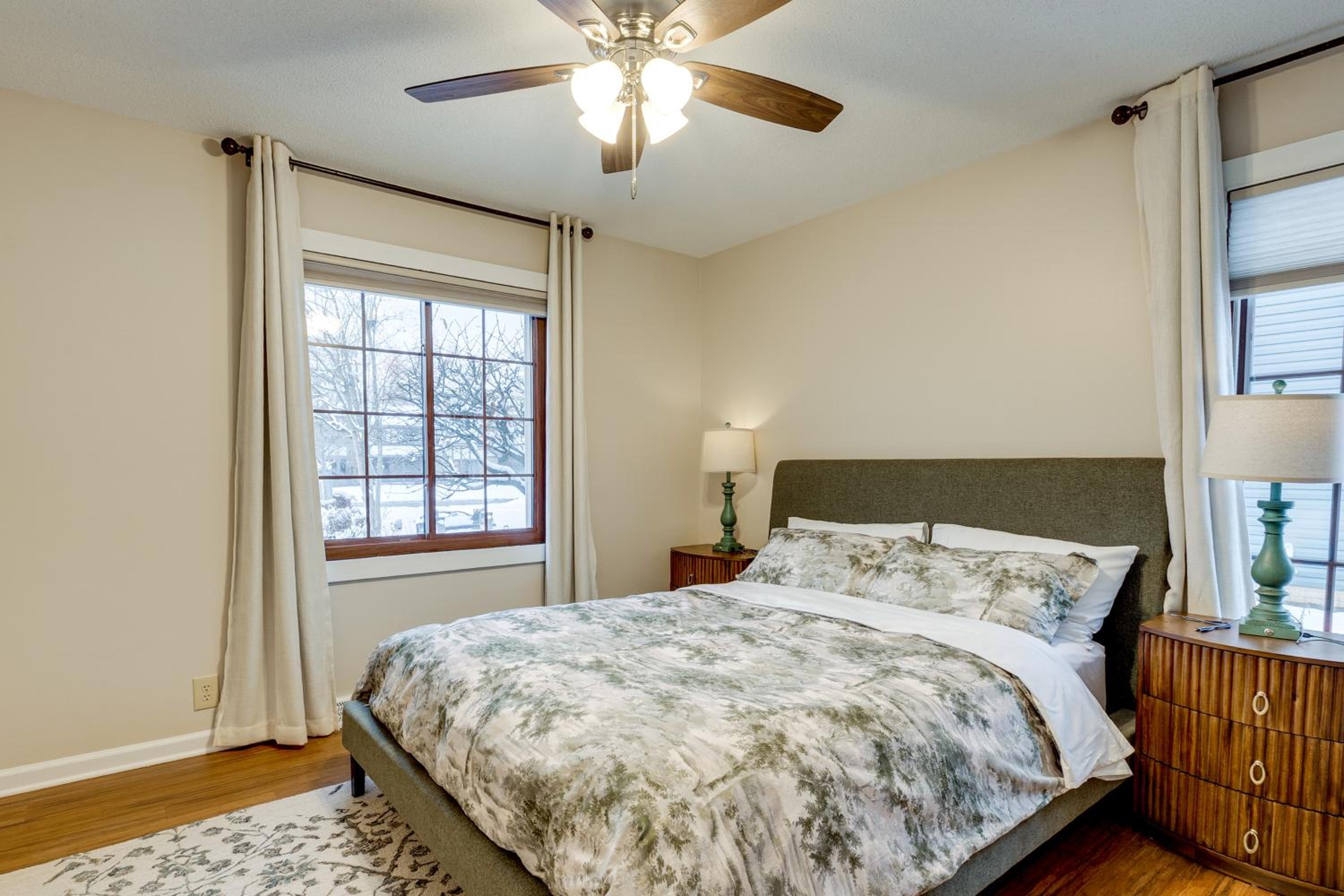 7 Mi to Dtwn Toledo Spacious Family Home!