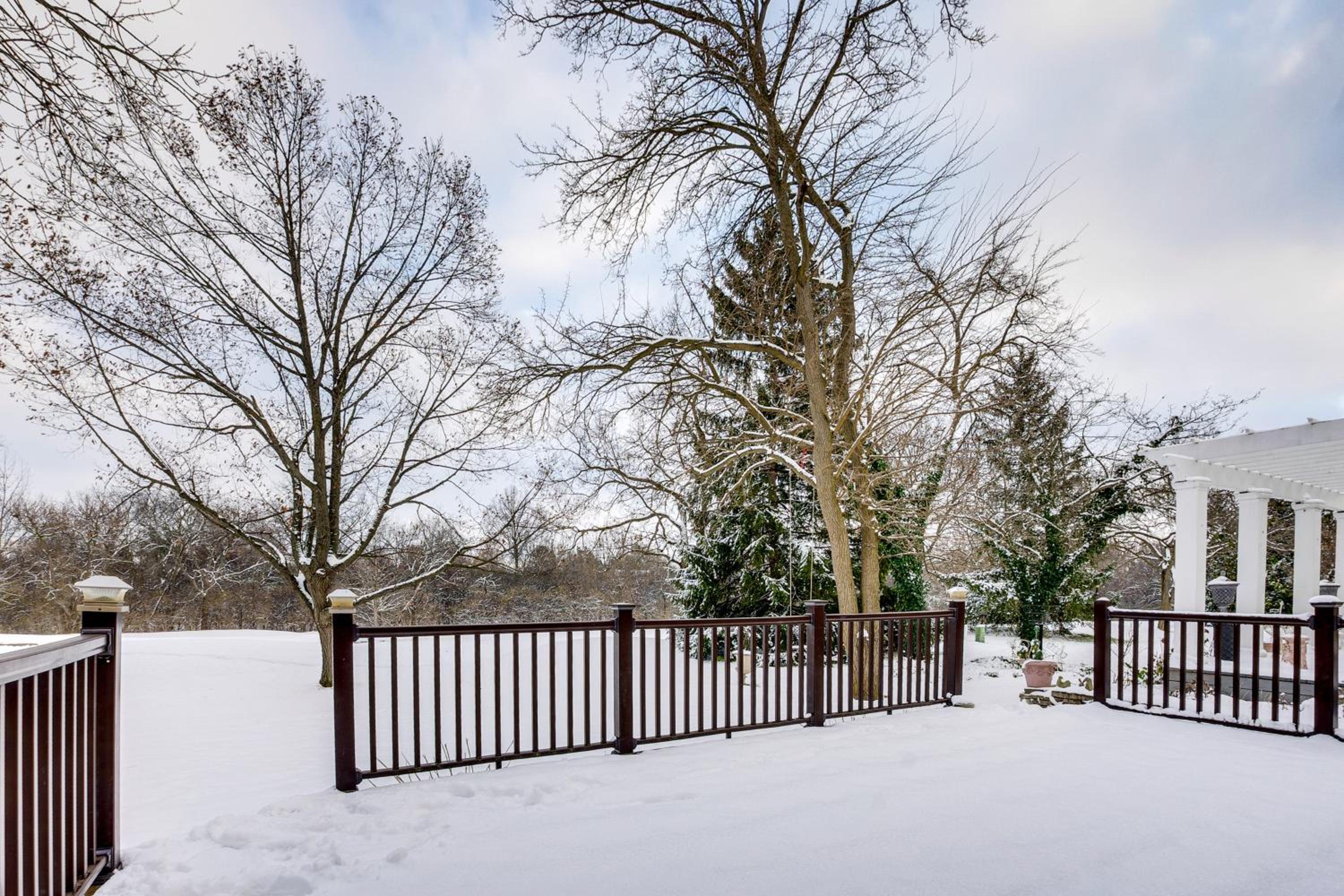 7 Mi to Dtwn Toledo Spacious Family Home!