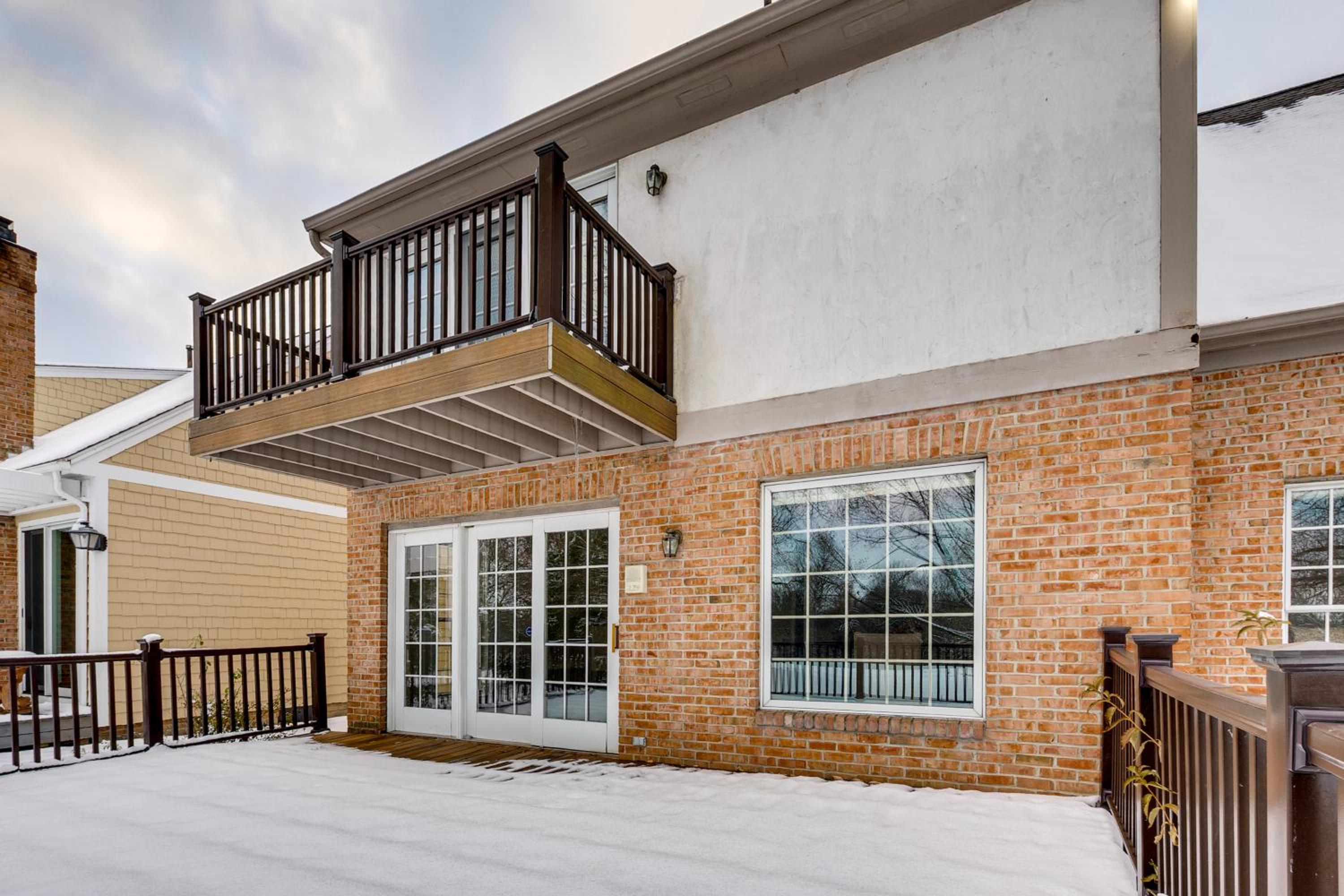 7 Mi to Dtwn Toledo Spacious Family Home!