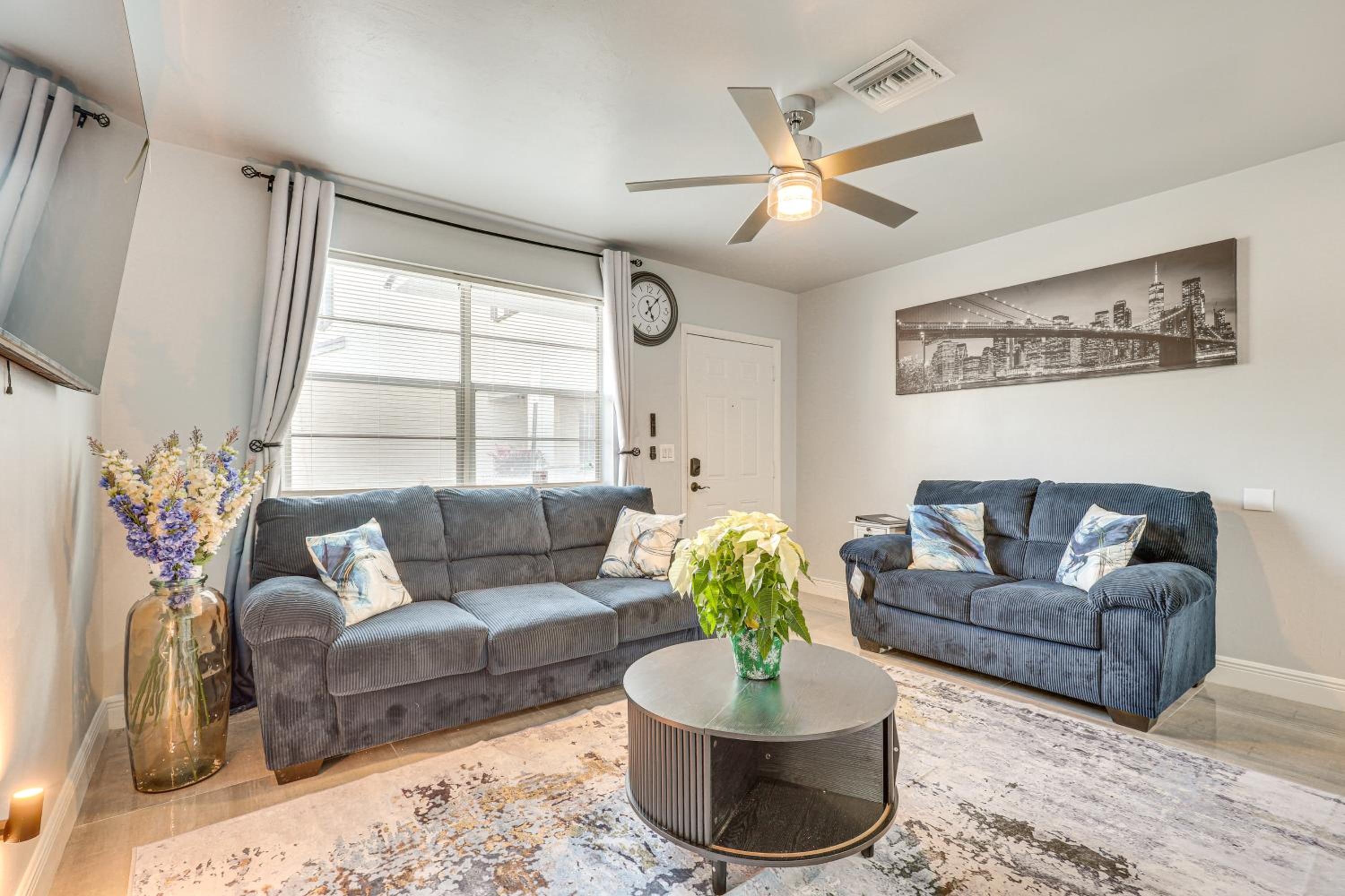3 Mi to Port Everglades Modern Getaway with Yard
