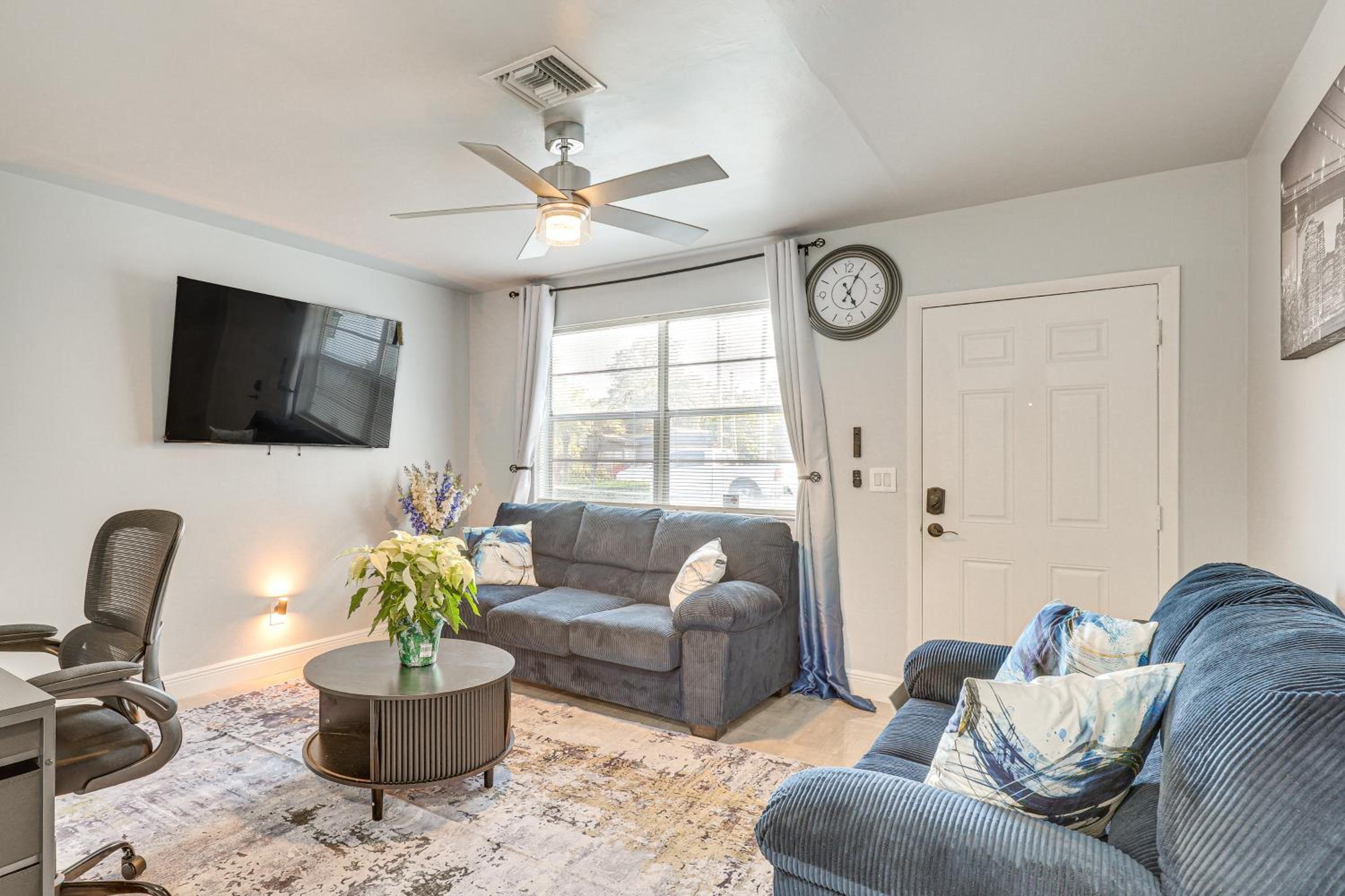 3 Mi to Port Everglades Modern Getaway with Yard