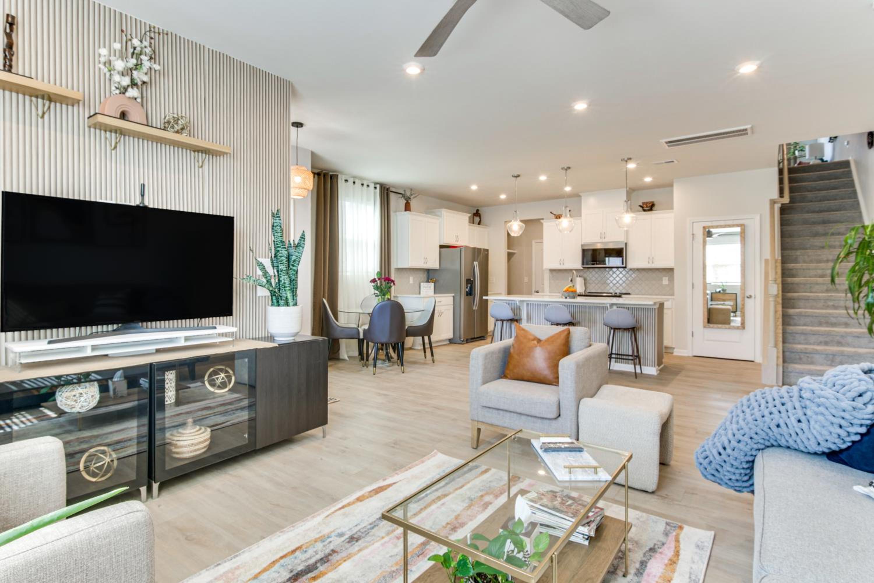 3 Mi to Lake Wylie! Modern Charlotte Townhome