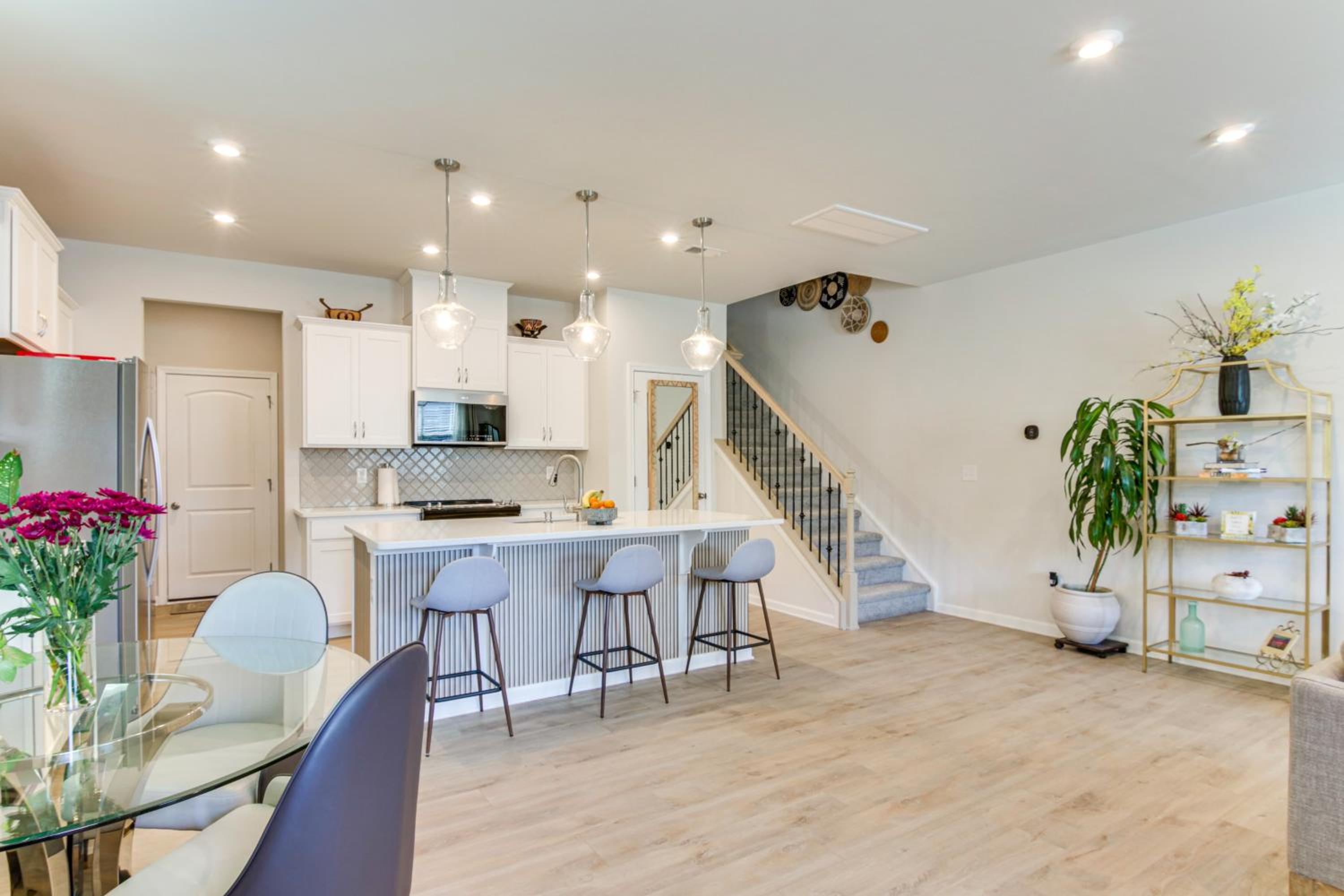 3 Mi to Lake Wylie! Modern Charlotte Townhome
