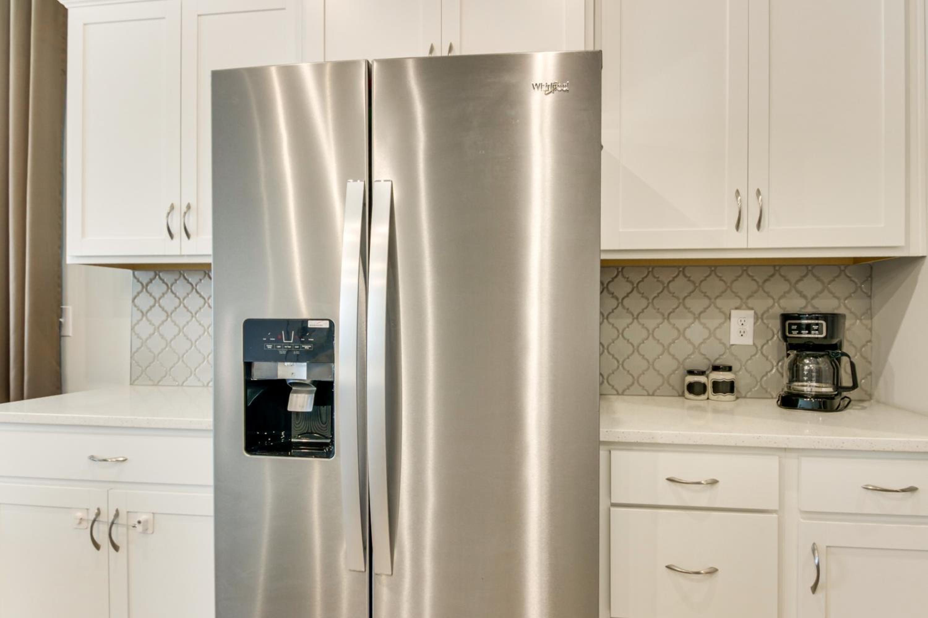 3 Mi to Lake Wylie! Modern Charlotte Townhome