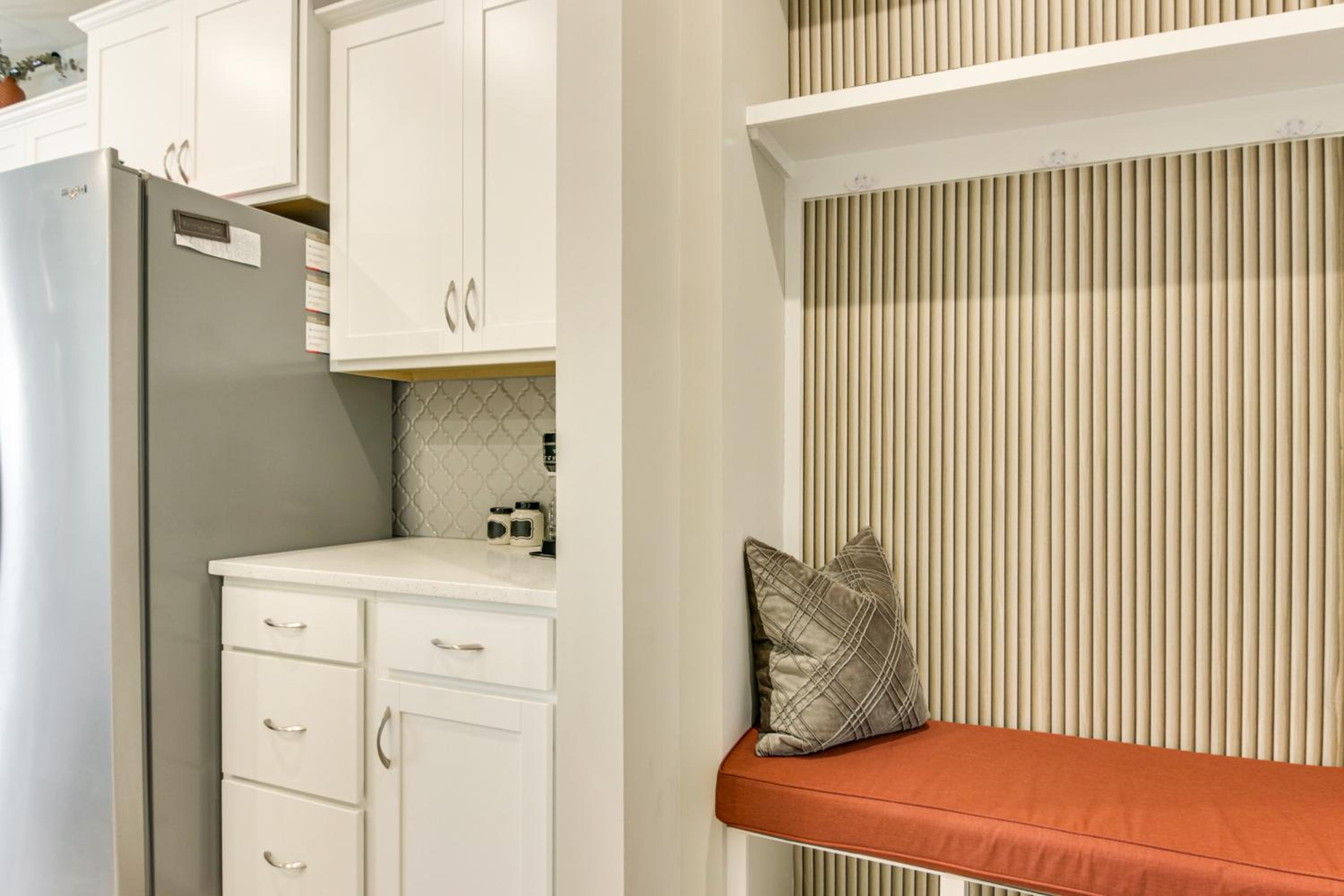 3 Mi to Lake Wylie! Modern Charlotte Townhome