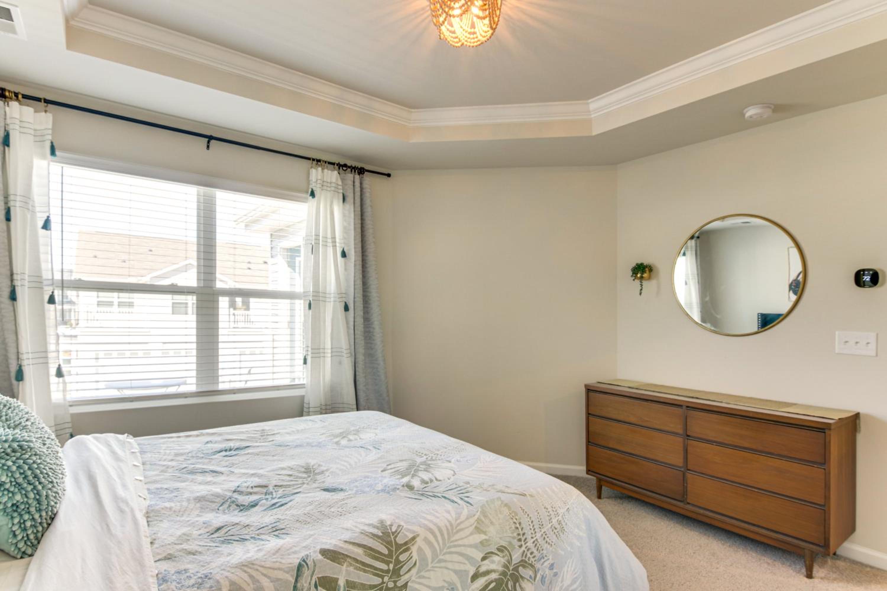 3 Mi to Lake Wylie! Modern Charlotte Townhome