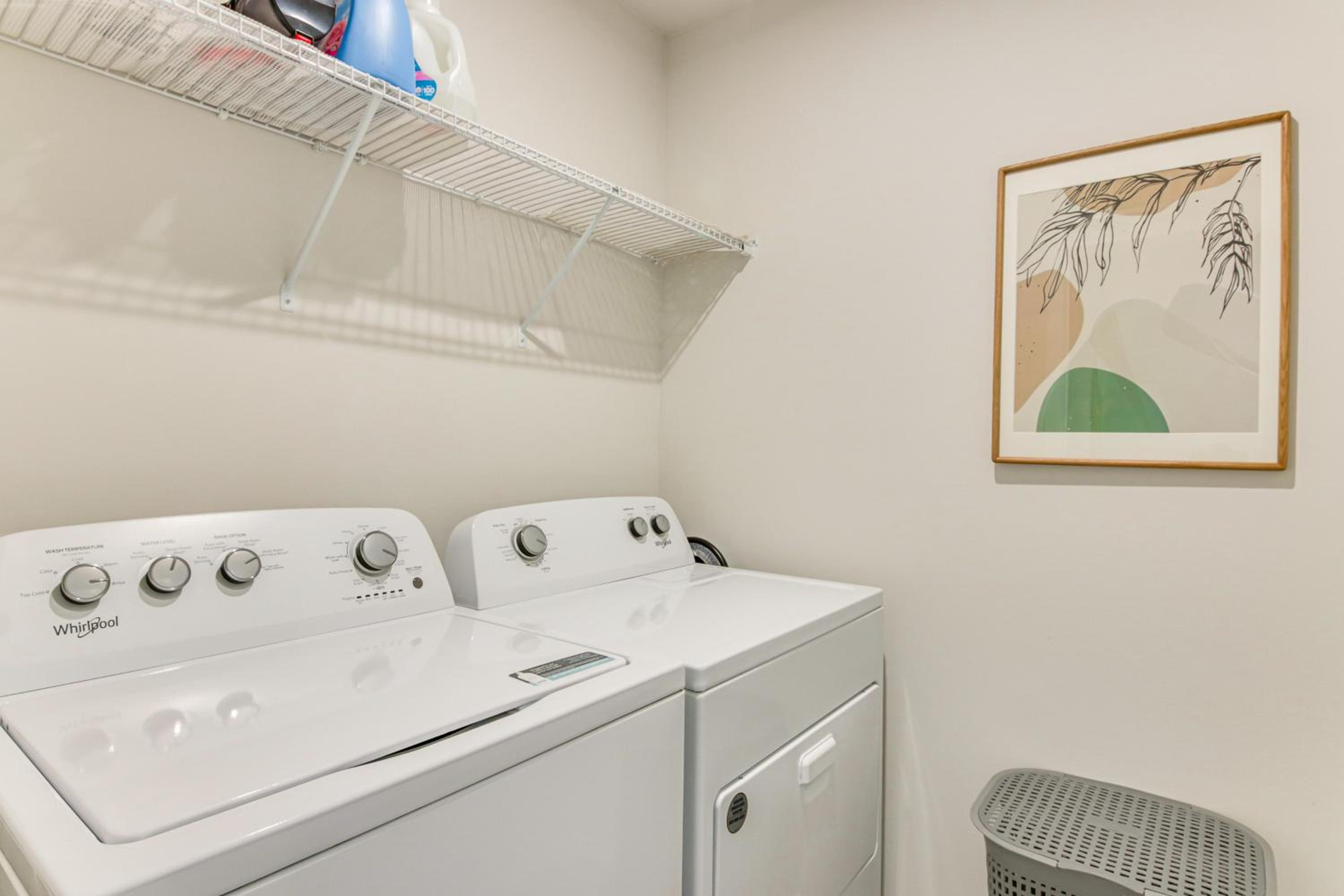 3 Mi to Lake Wylie! Modern Charlotte Townhome