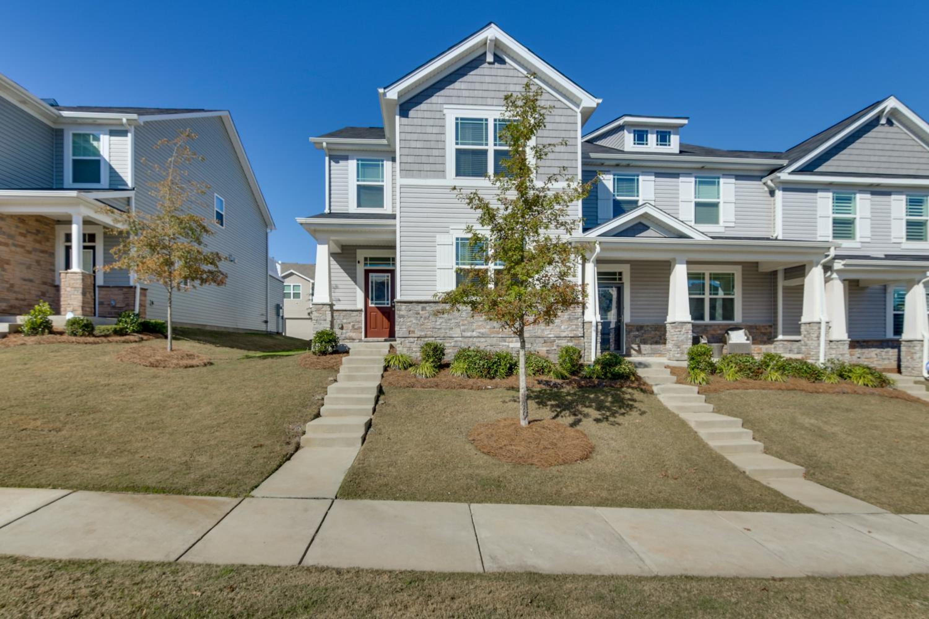 3 Mi to Lake Wylie! Modern Charlotte Townhome