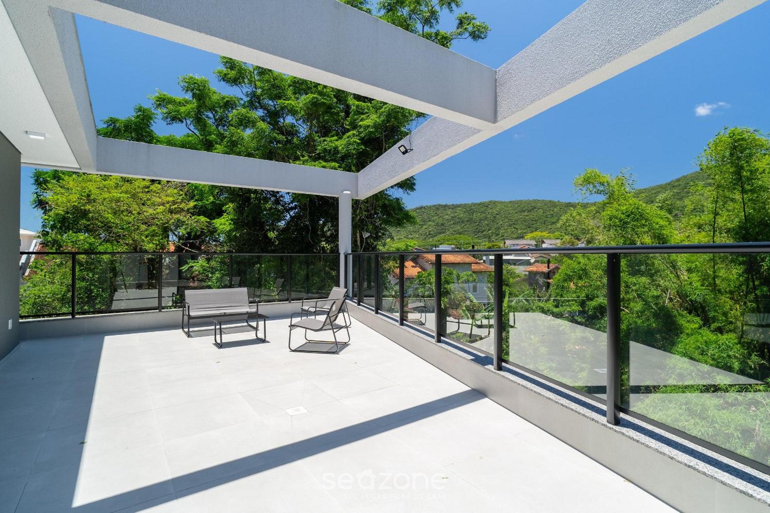 Premium studio balcony and morning sun SGR0217
