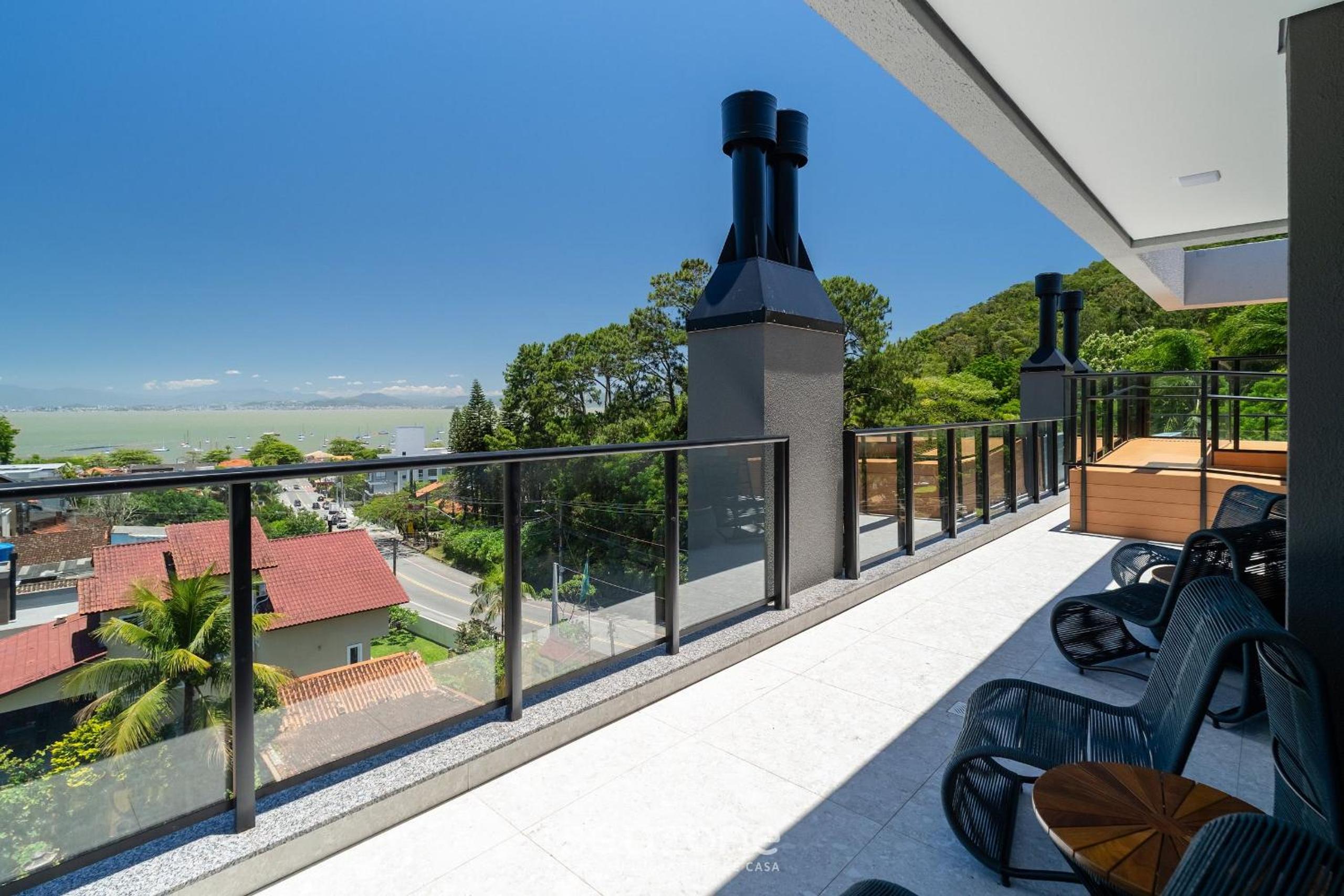 Premium studio balcony and morning sun SGR0217