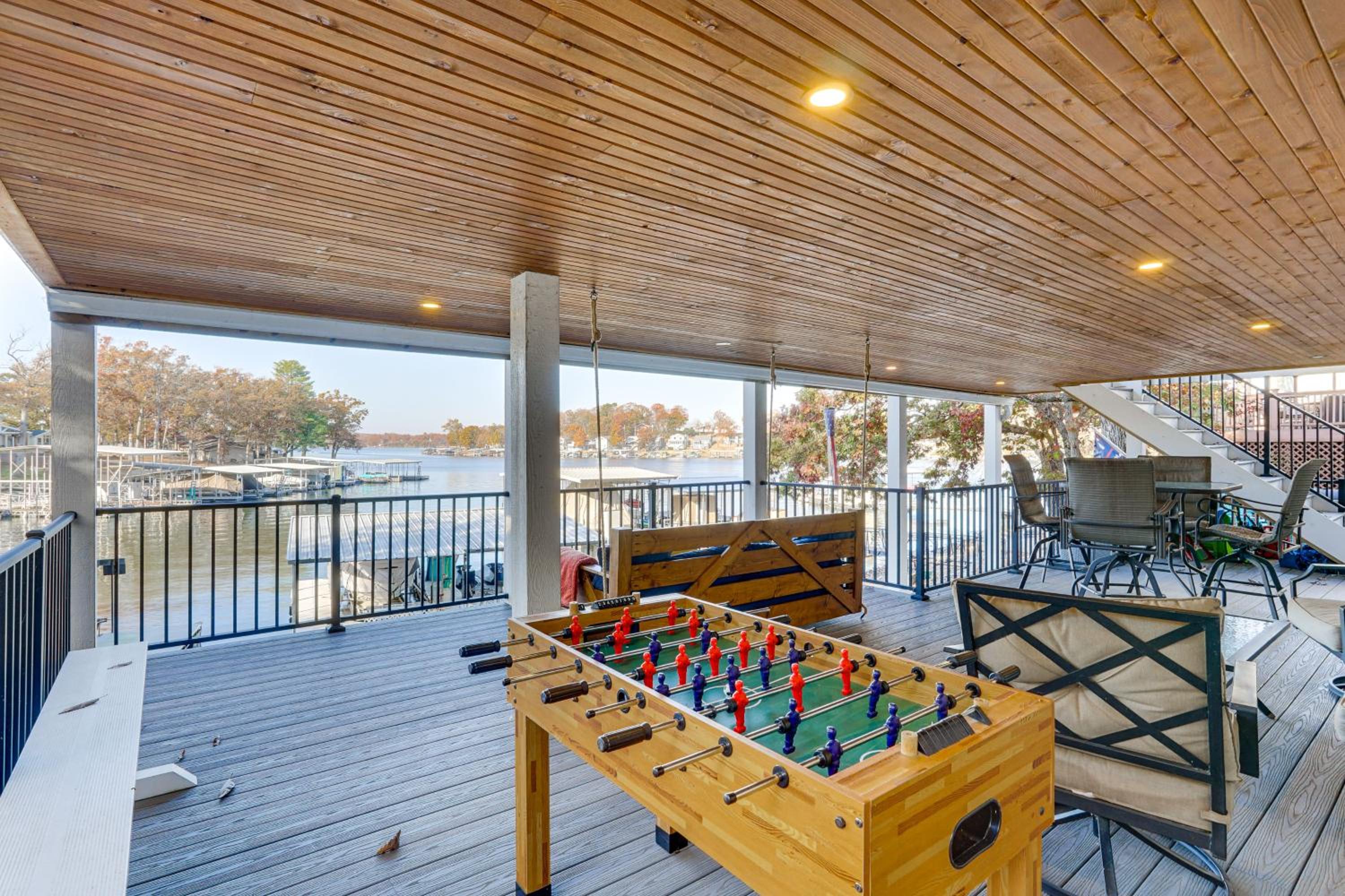 Waterfront Family Getaway in Lake Ozark with Dock