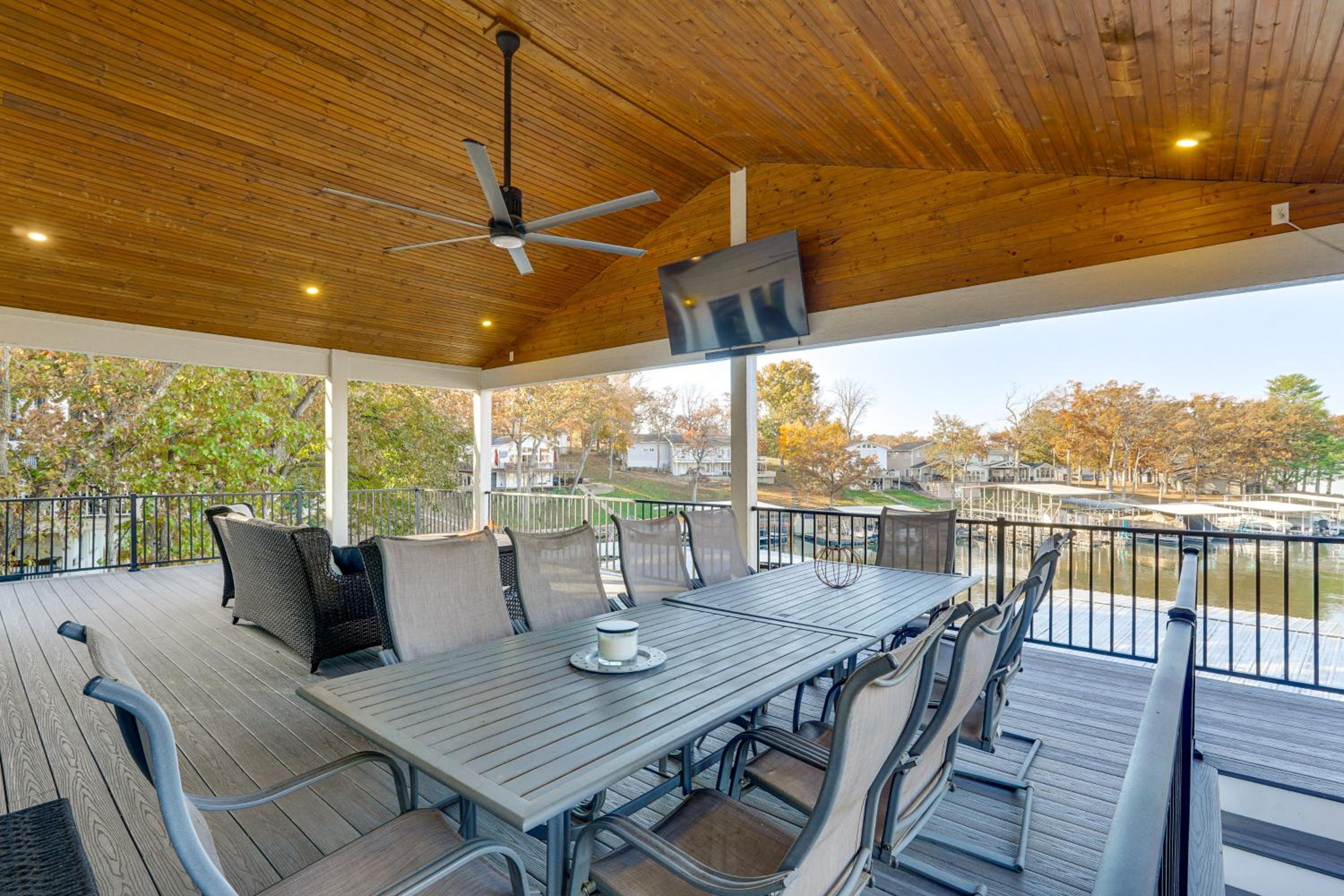 Waterfront Family Getaway in Lake Ozark with Dock